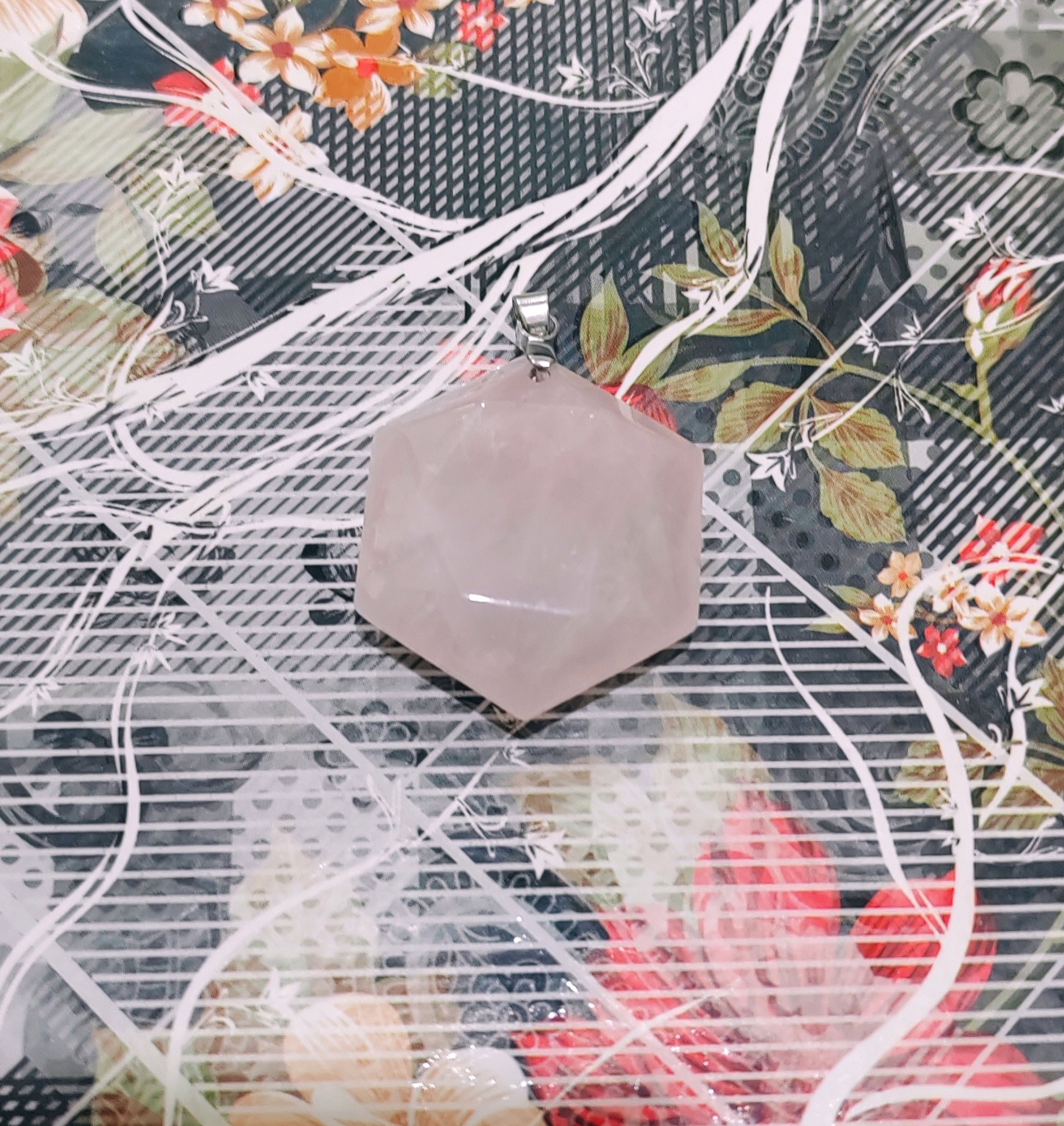 آویز سنگ رز کوارتز 6 ضلعی سکه ای معدنی