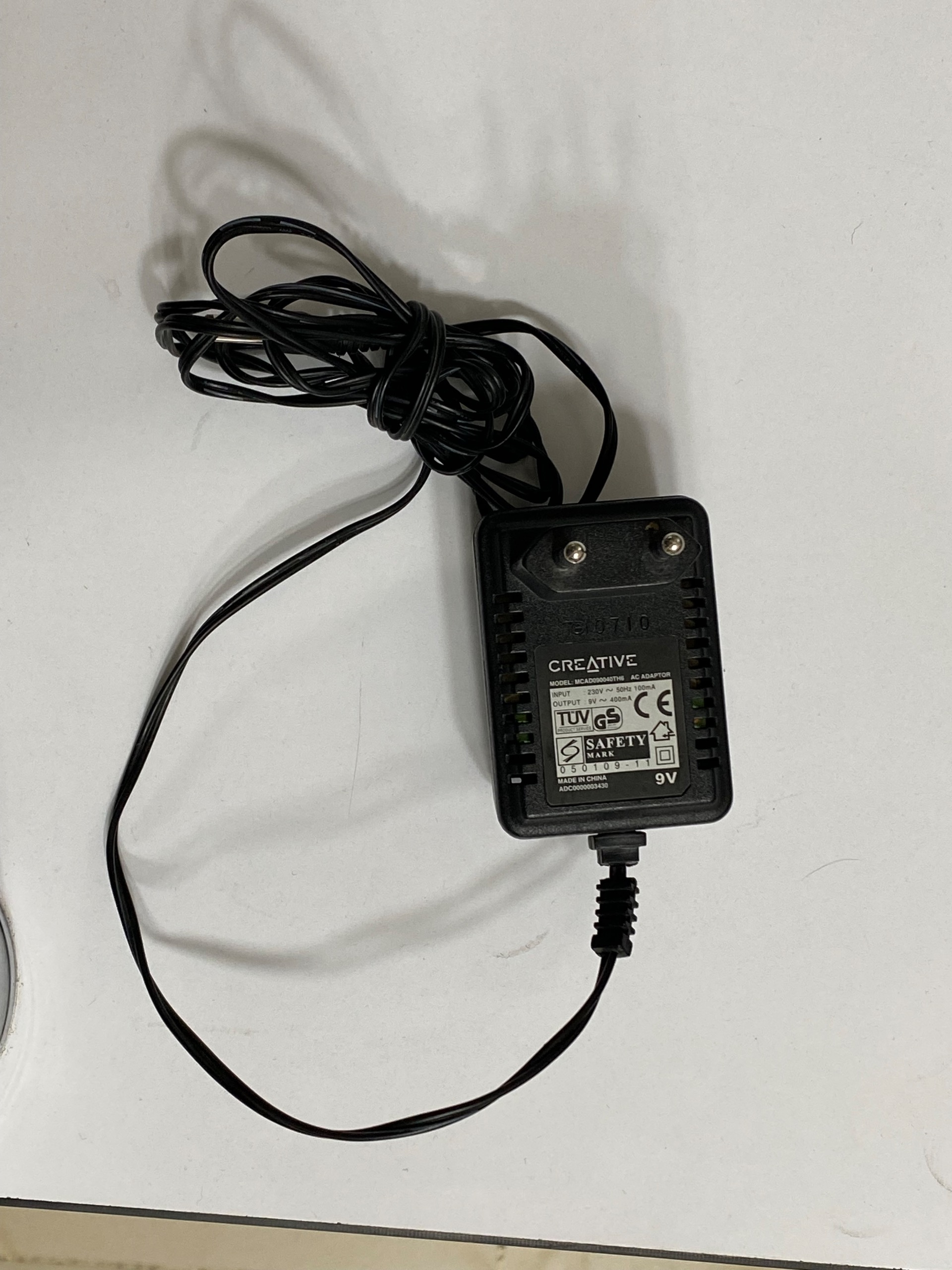 اداپتور 9 ولت 400ma