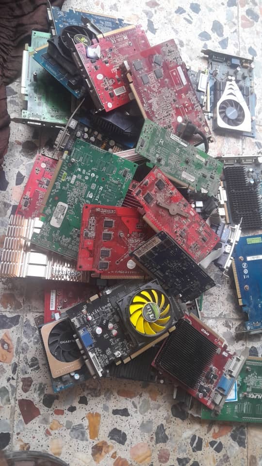 8 کیلو برد گرافیک قدیمی کامپیوتر