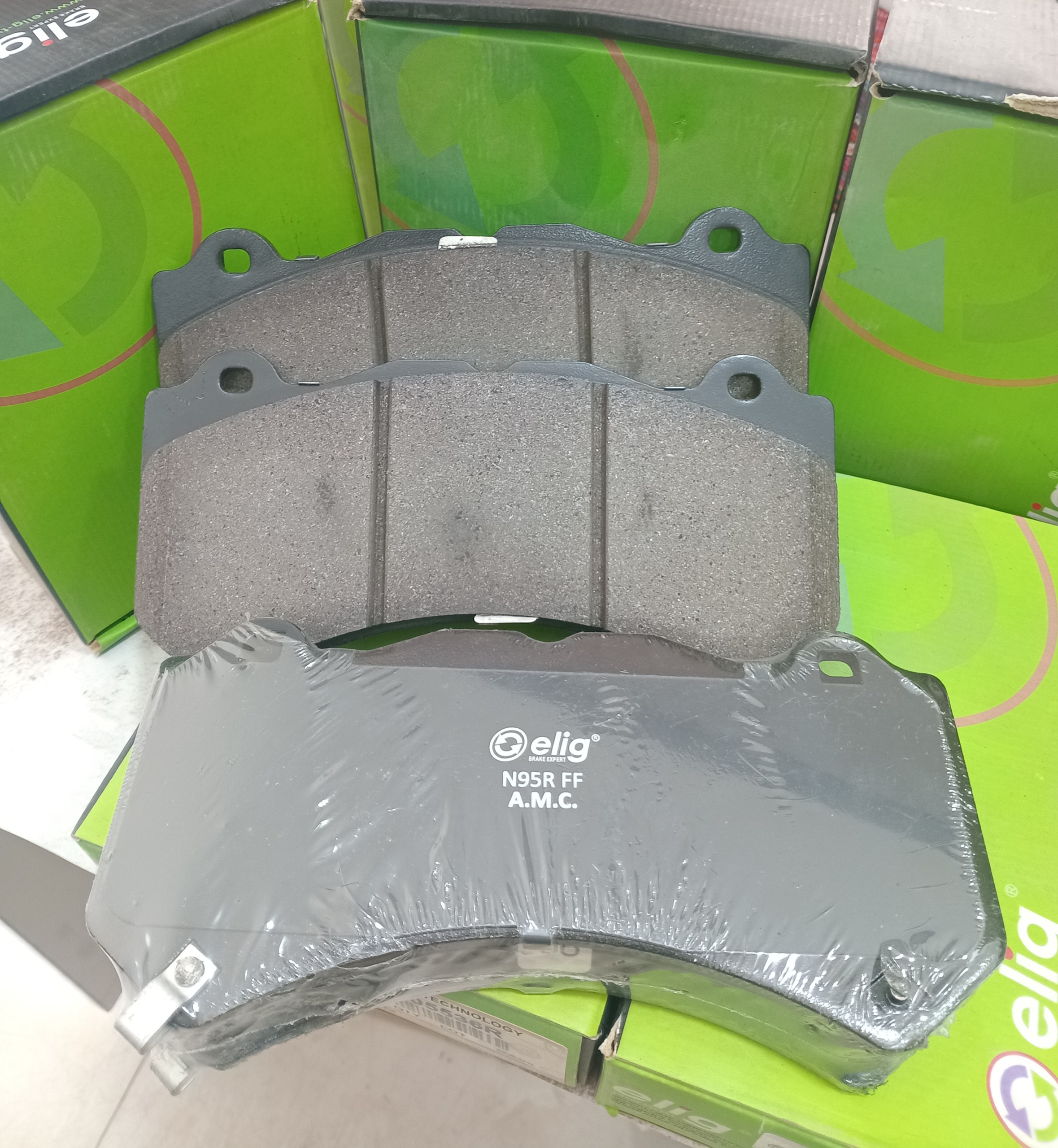 لنت جلو نیسان GTR منطقه آزاد