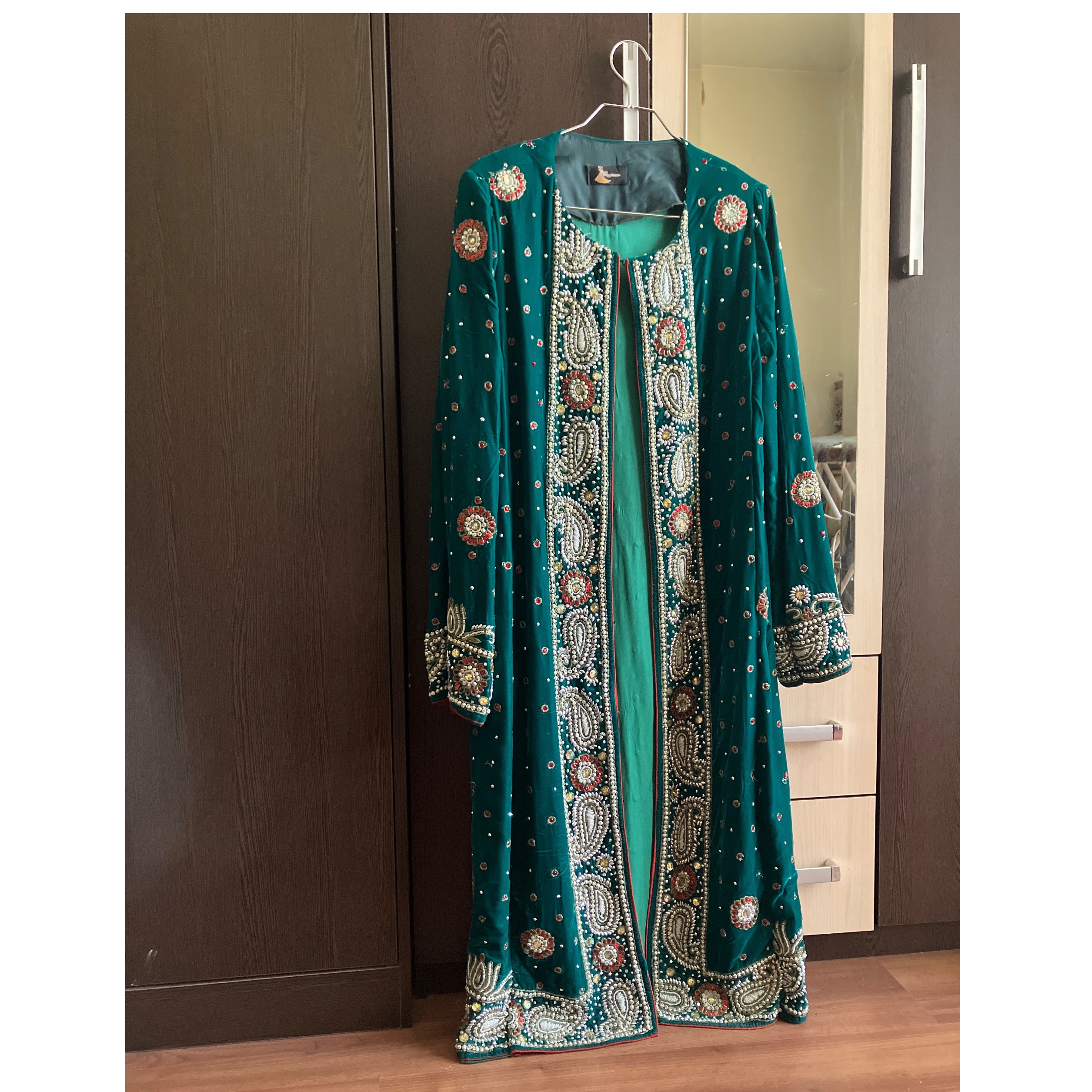 لباس محلی لرستان زنانه مخمل (رنگ سبز درباری)