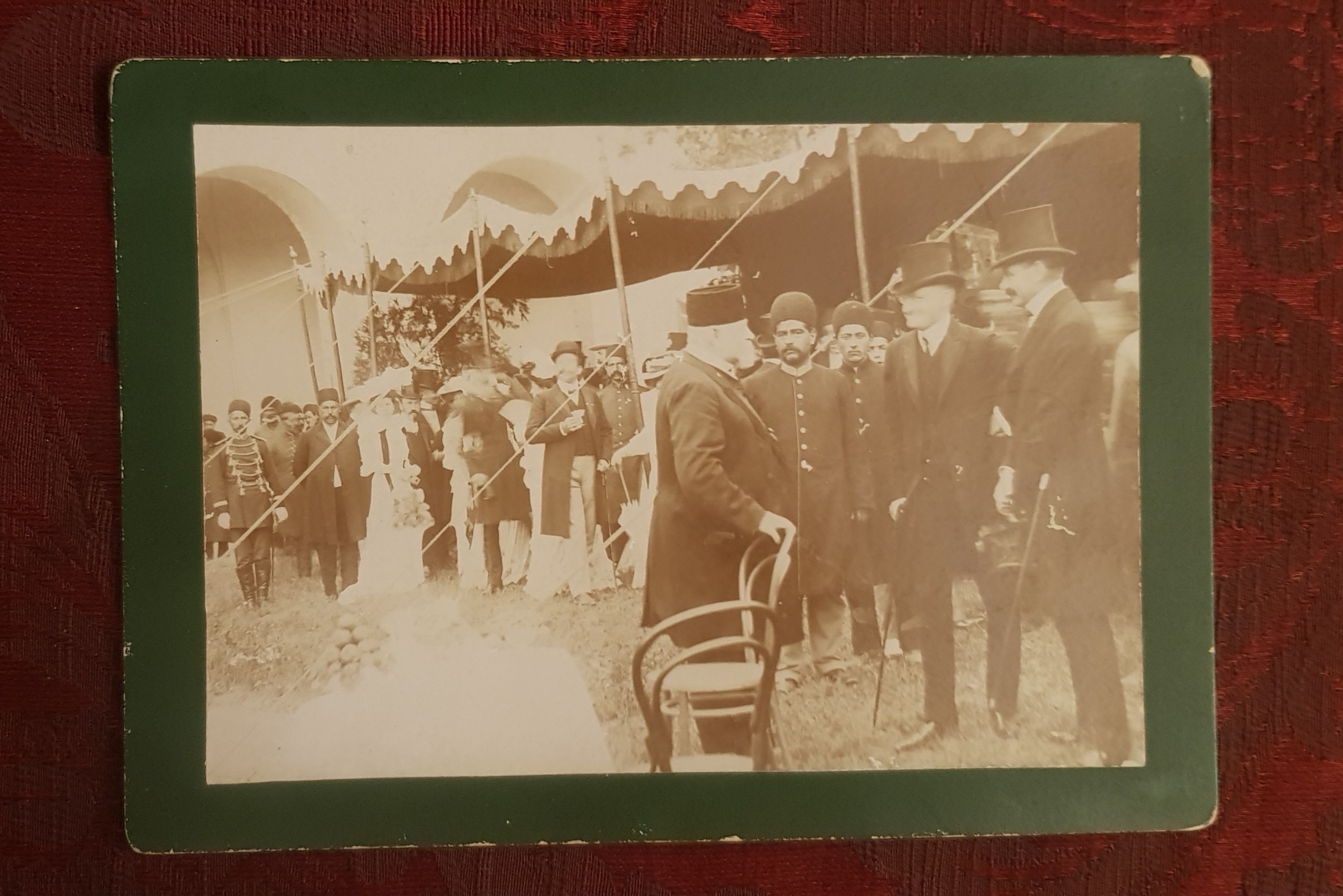 عکس قدیمی مطابق تصویر