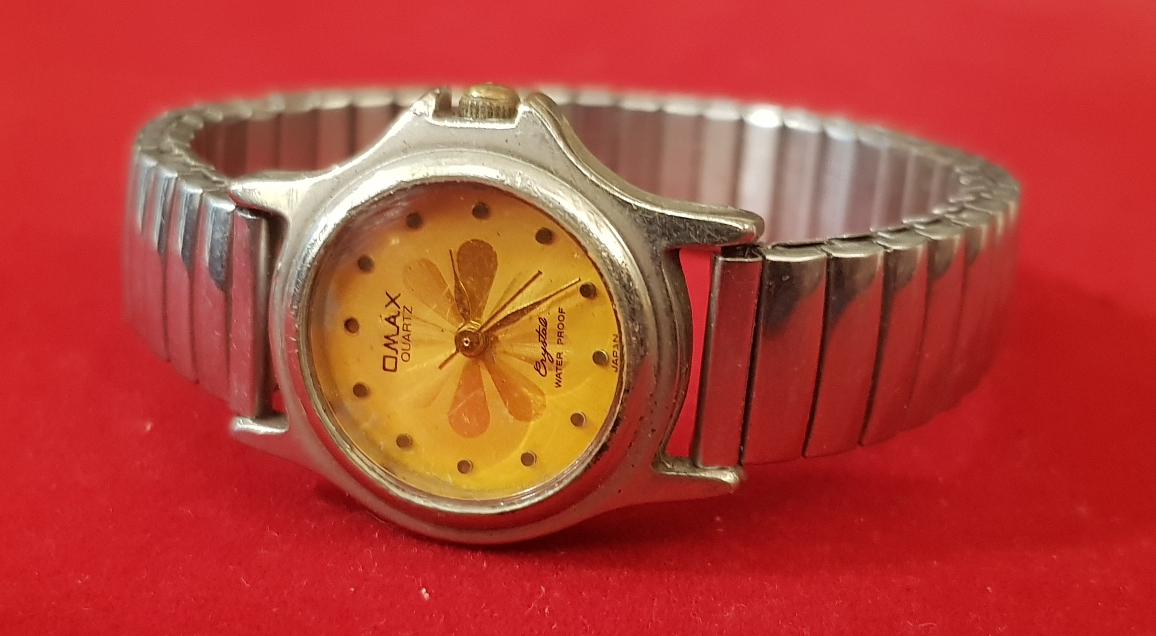 ساعت مچی طبق تصویر