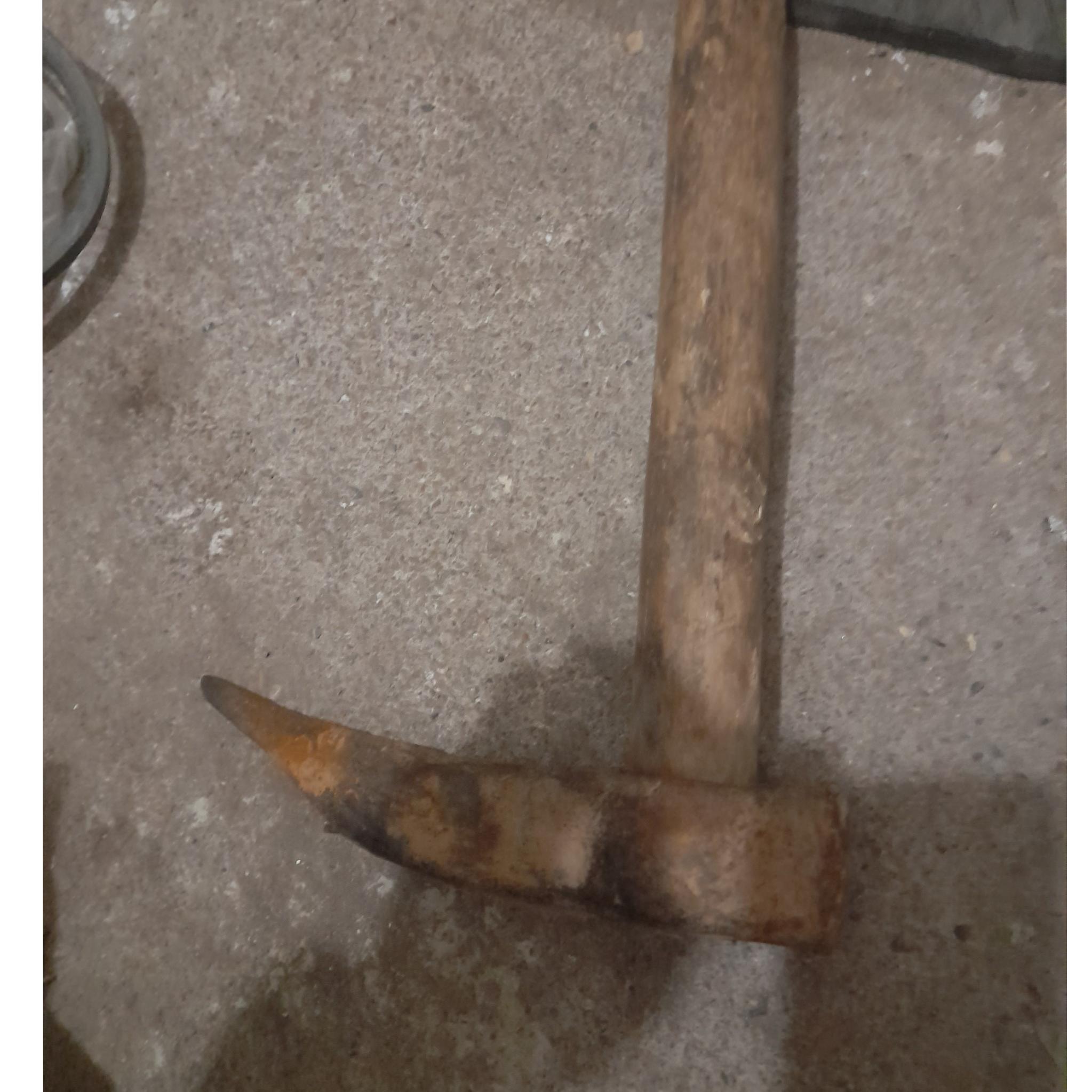 کلنگ قدیمی یک سر