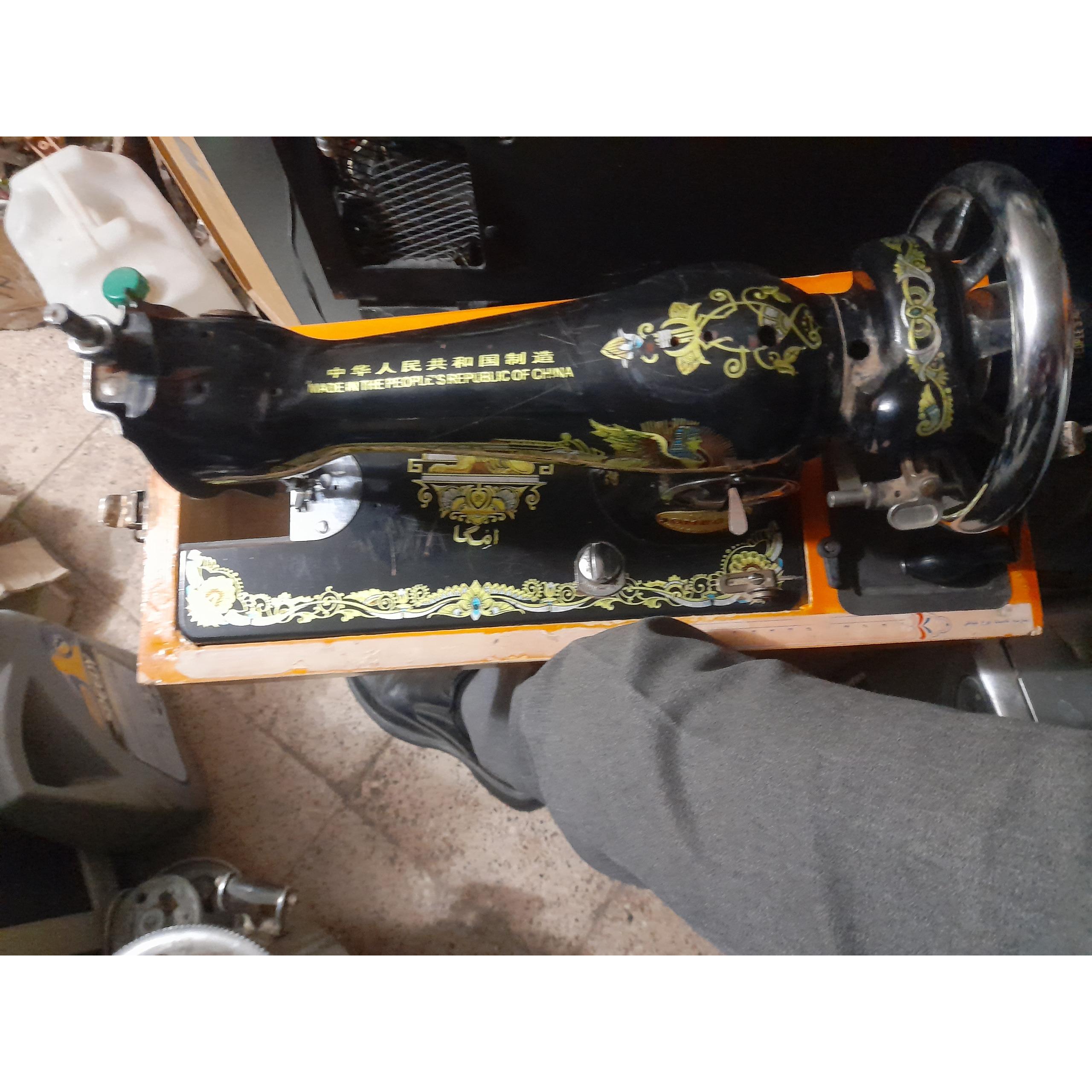 چرخ خیاطی قدیمی