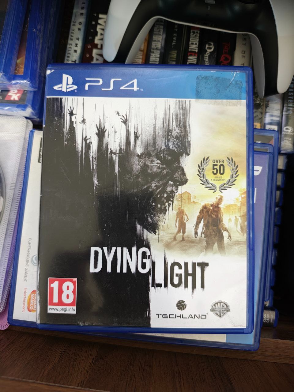Dying light در حد آک