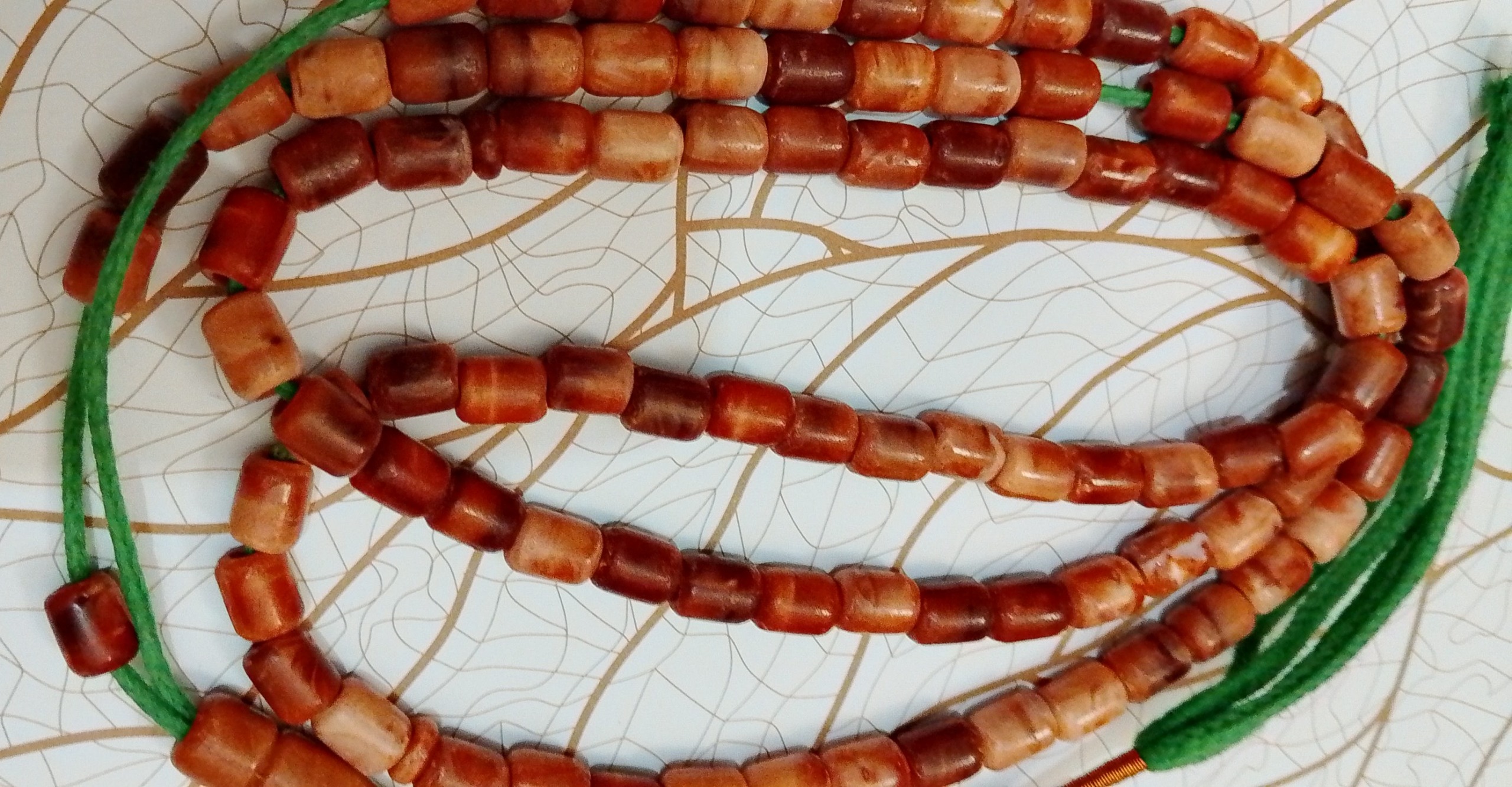 تسبیح کهنه قدیمی طرح سنگ