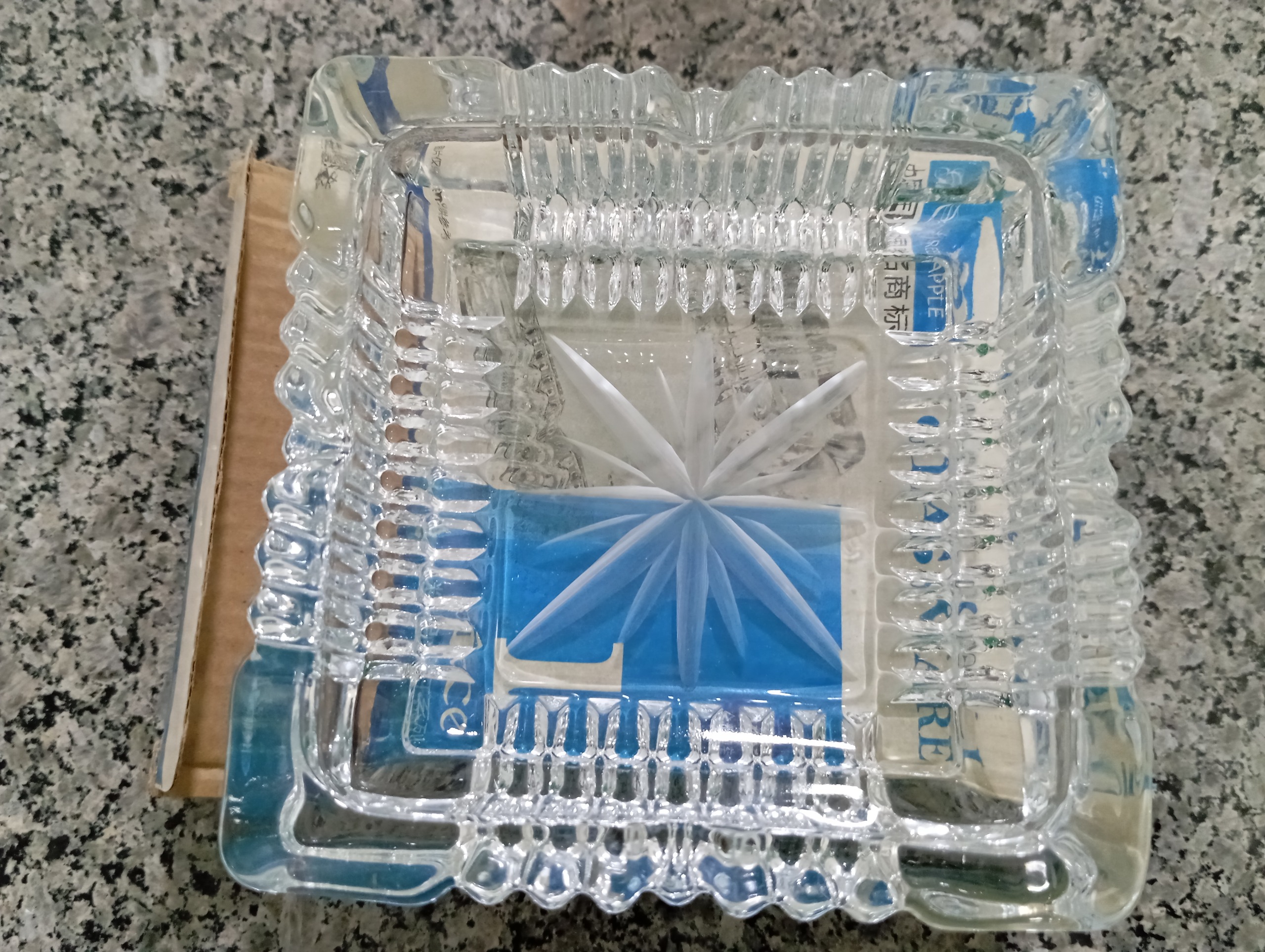 زیرسیگاری شیشه ای