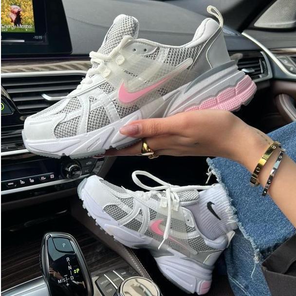 کتانی زنانه نایک V2k