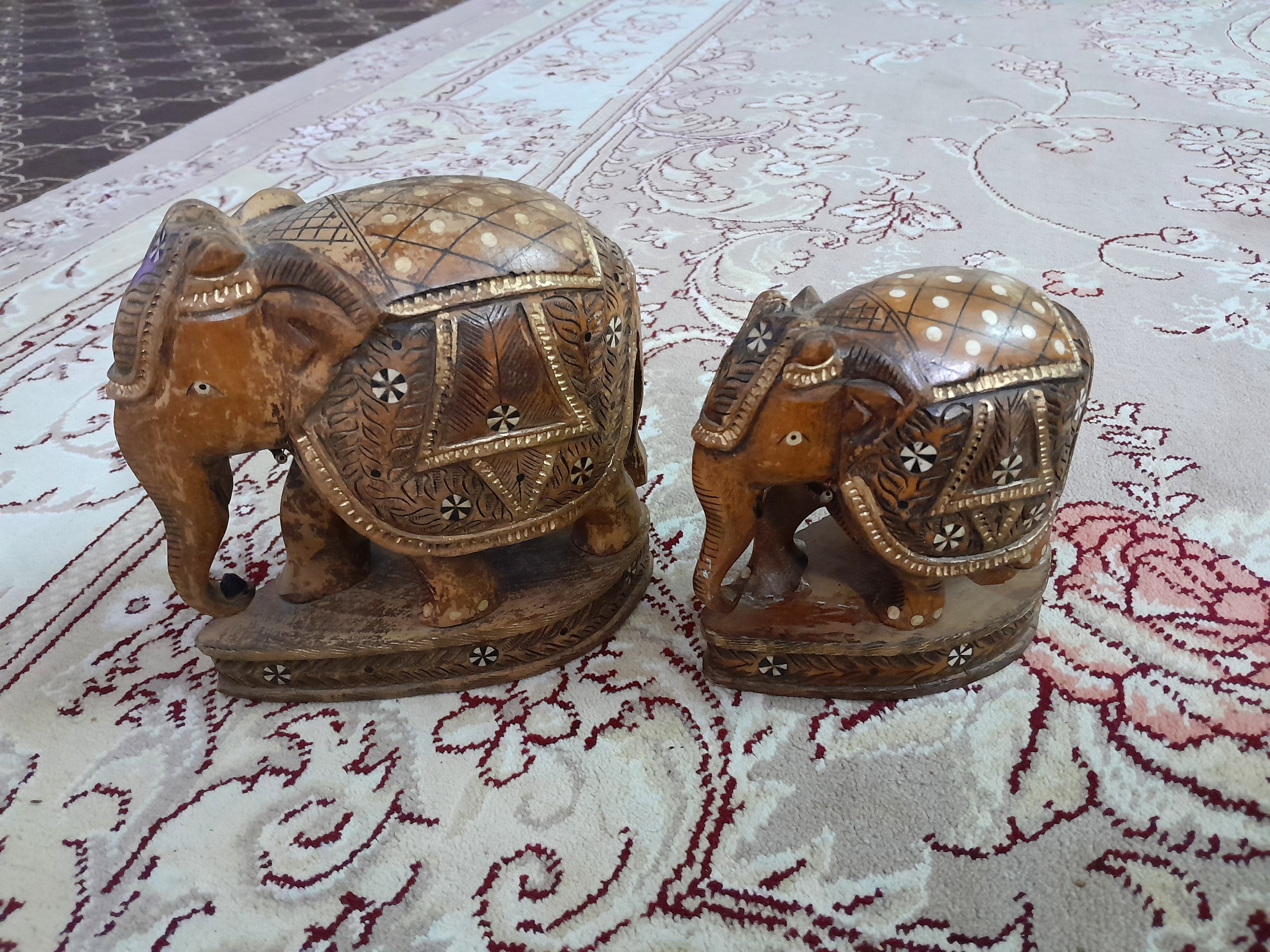 دوعدد فیل چوبی اج کوبی شده کاردست