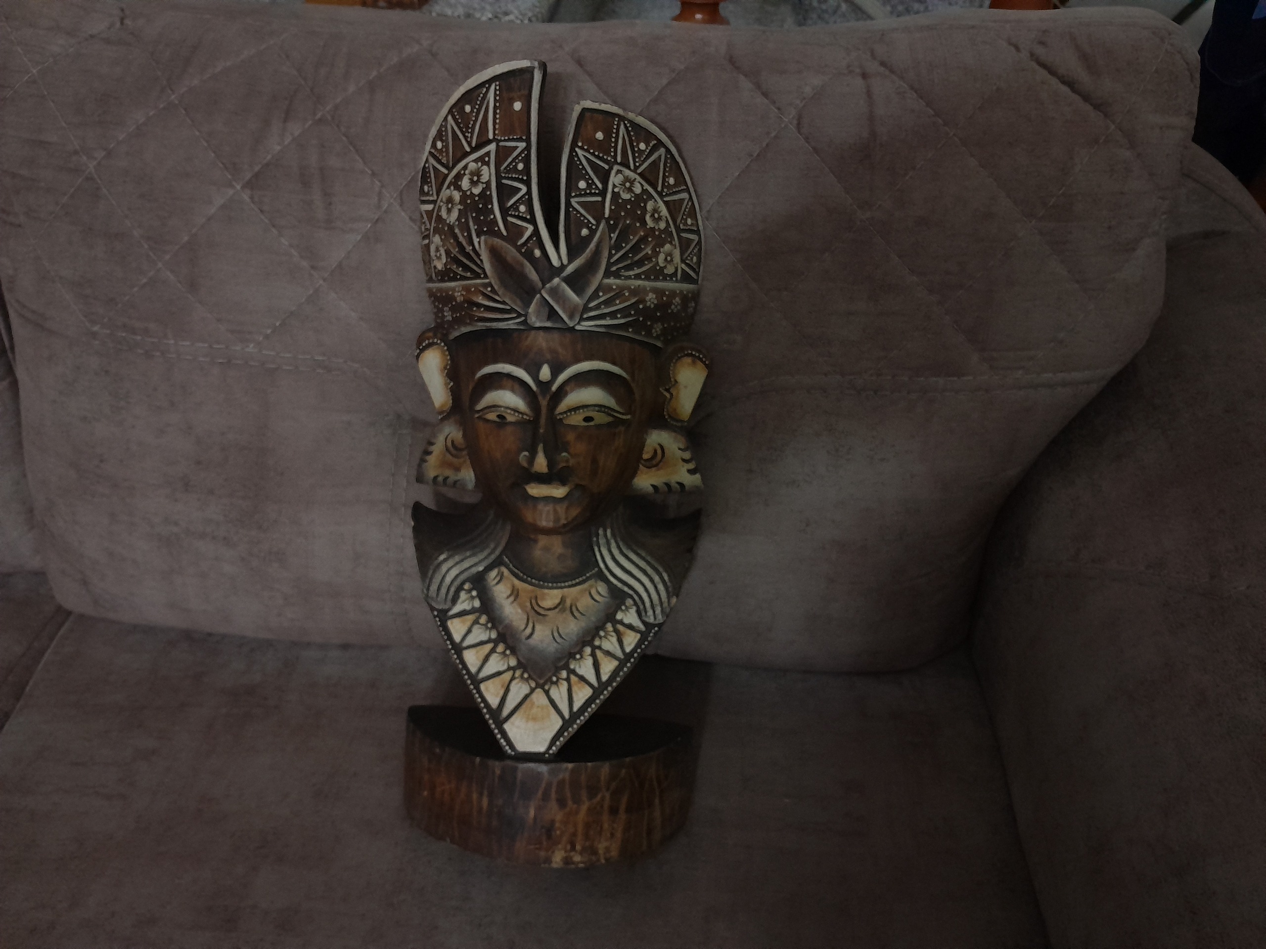 مجسمه چوبی حدودی50 سانت