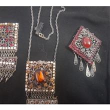 گردنبندوسنجاق
