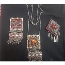 گردنبندوسنجاق