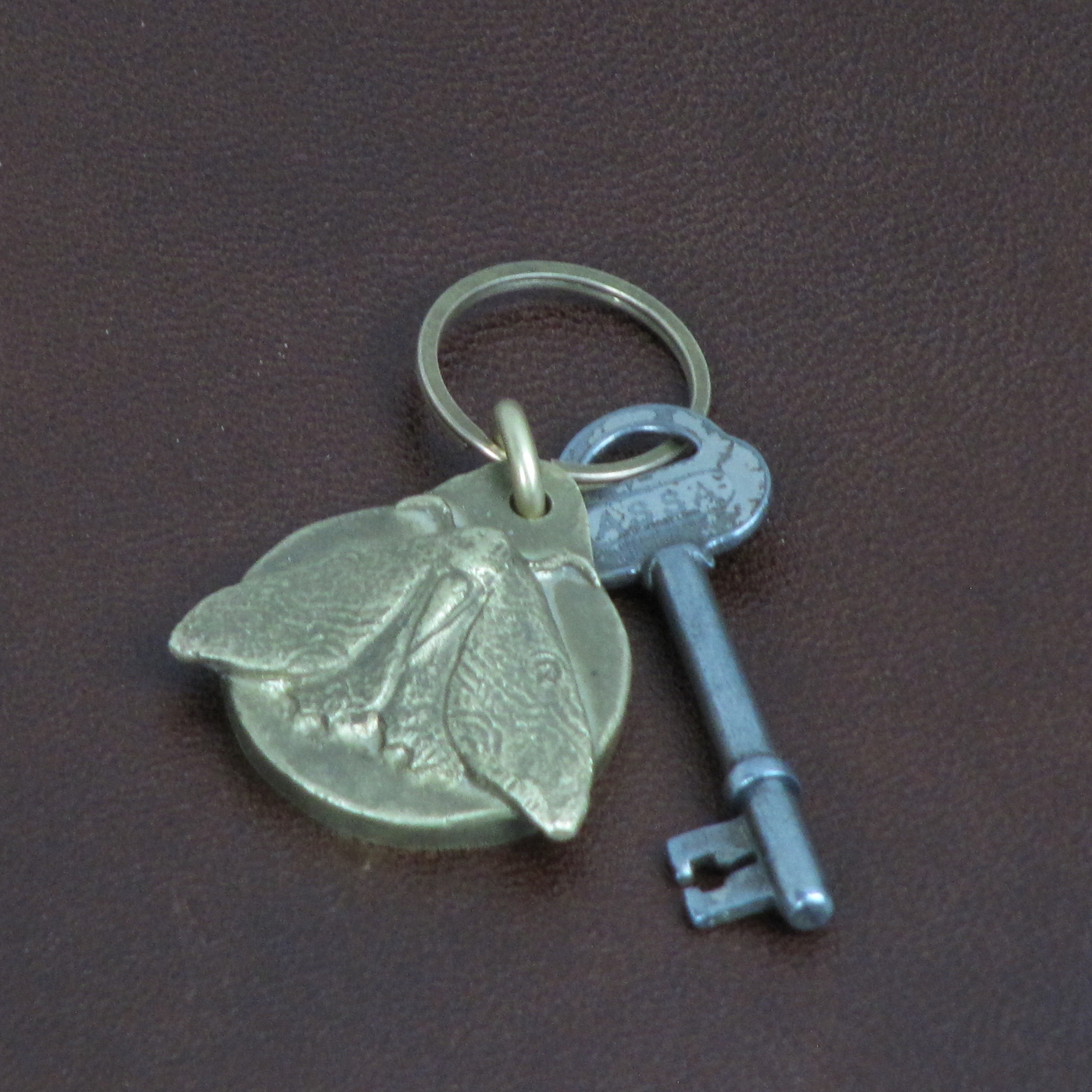 جاکلیدی برنجی مدل پروانه