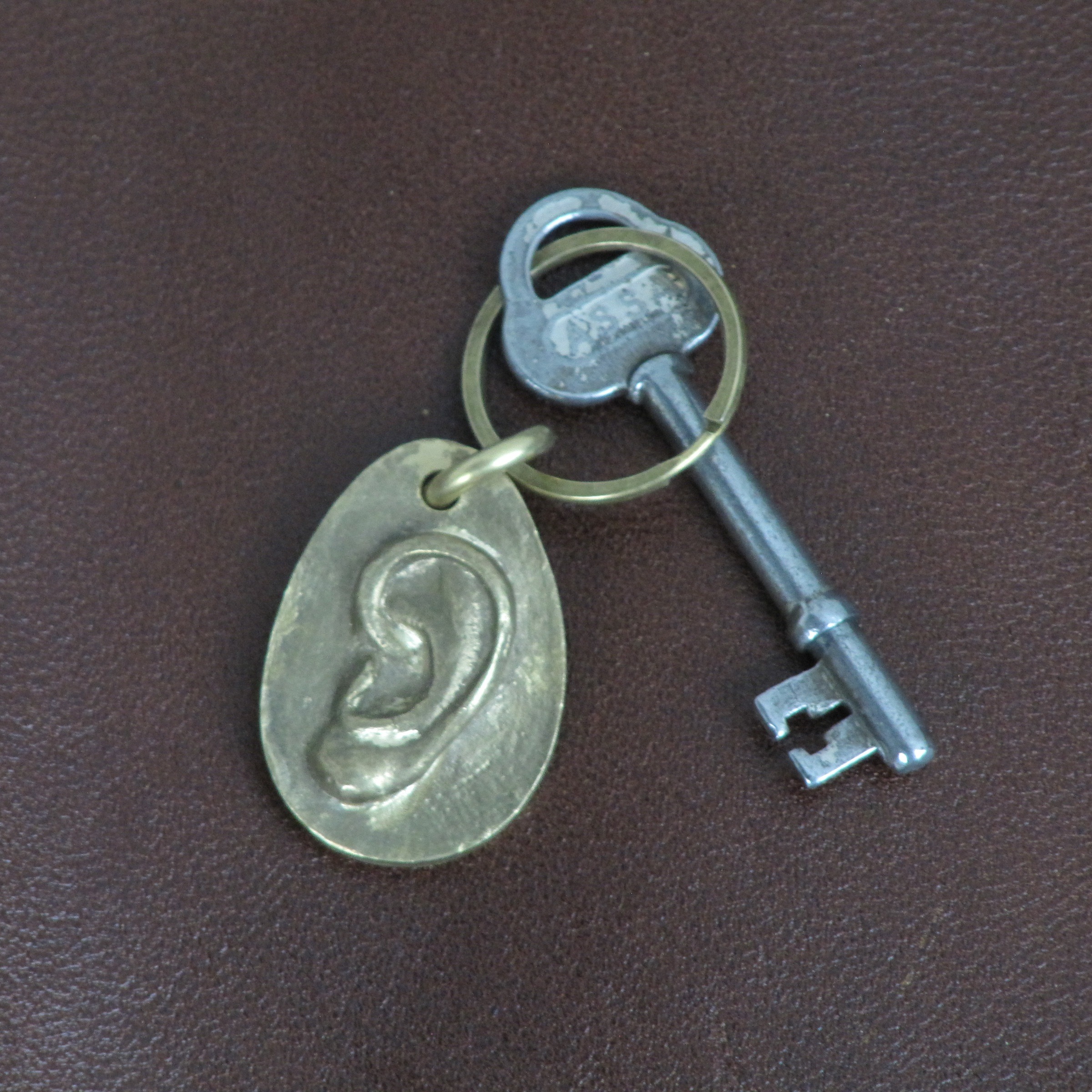 جاکلیدی برنجی مدل گوش