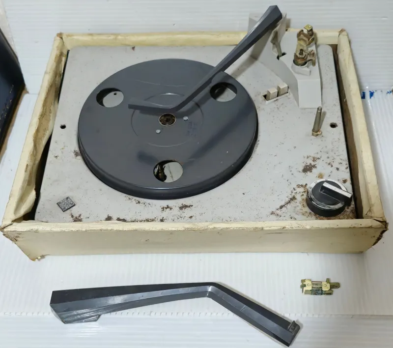 گرام خراب رومیزی تلفنکن TELEFUNKEN ساخت آلمان