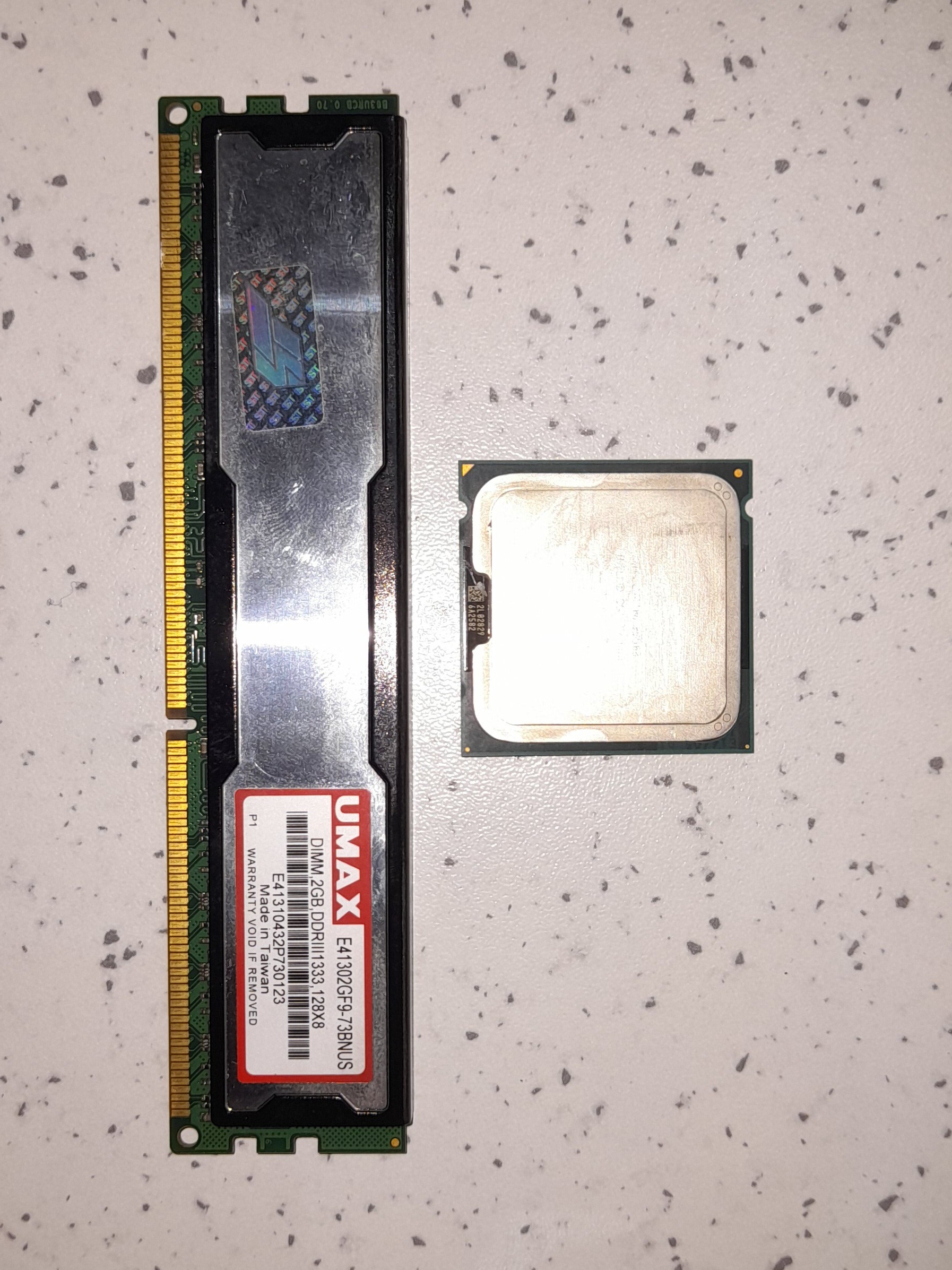 رم 2g ddr3 و سی پی یو e7500