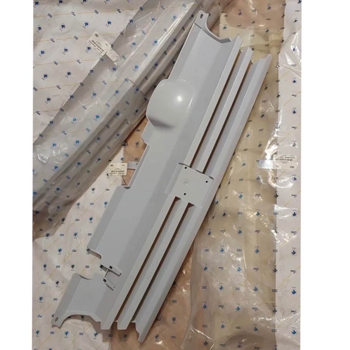 جلوپنجره پژو 405 اورجینال اصلی ایساکو قدیم
