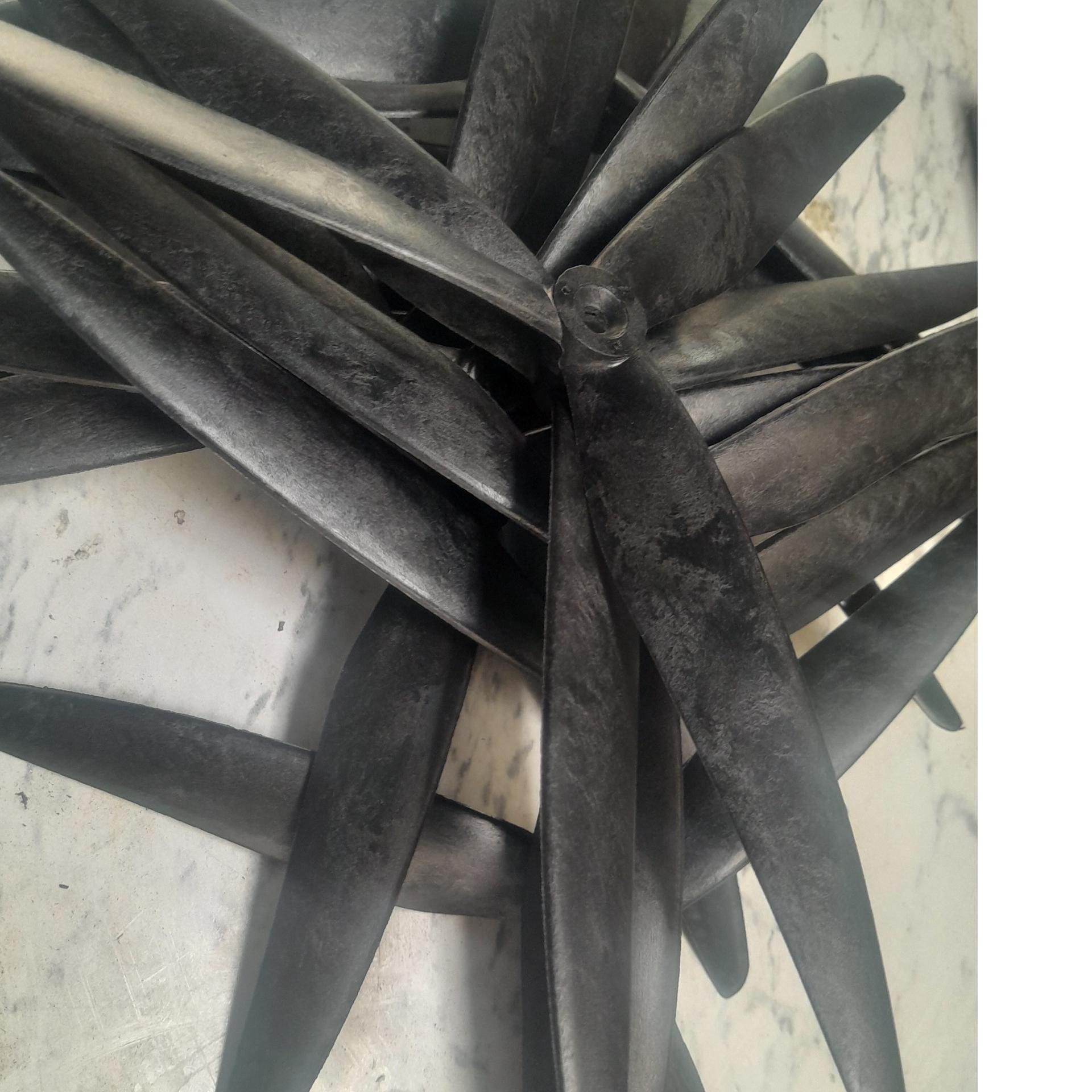 ملخ سه پر 10.5 چپ و راست