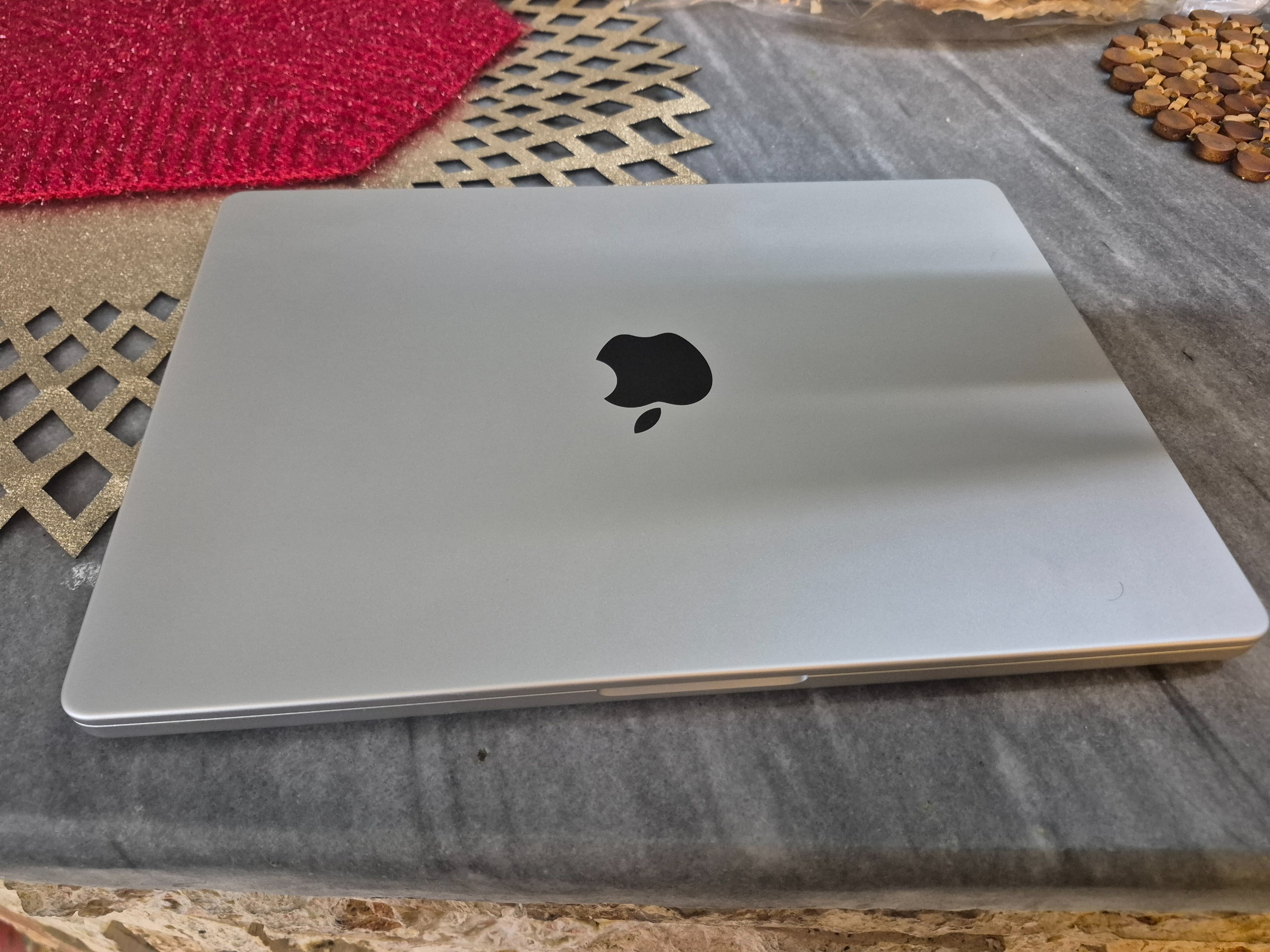 لپ تاپ macbook m3 pro