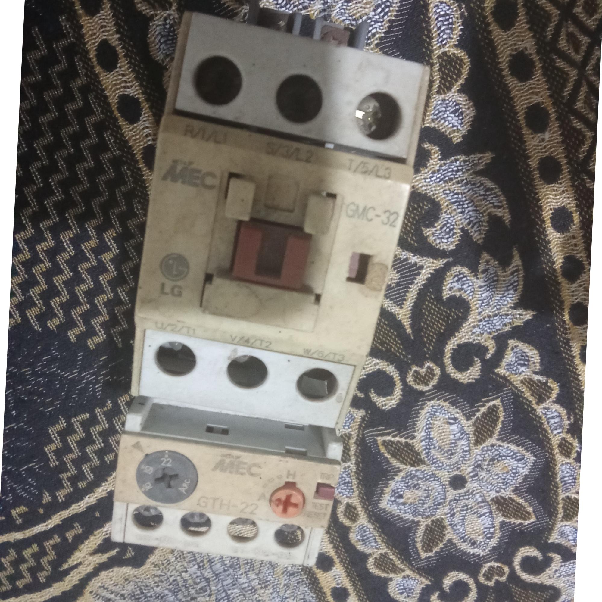 کنتاکتوروبی متال وکلیدسه فاز