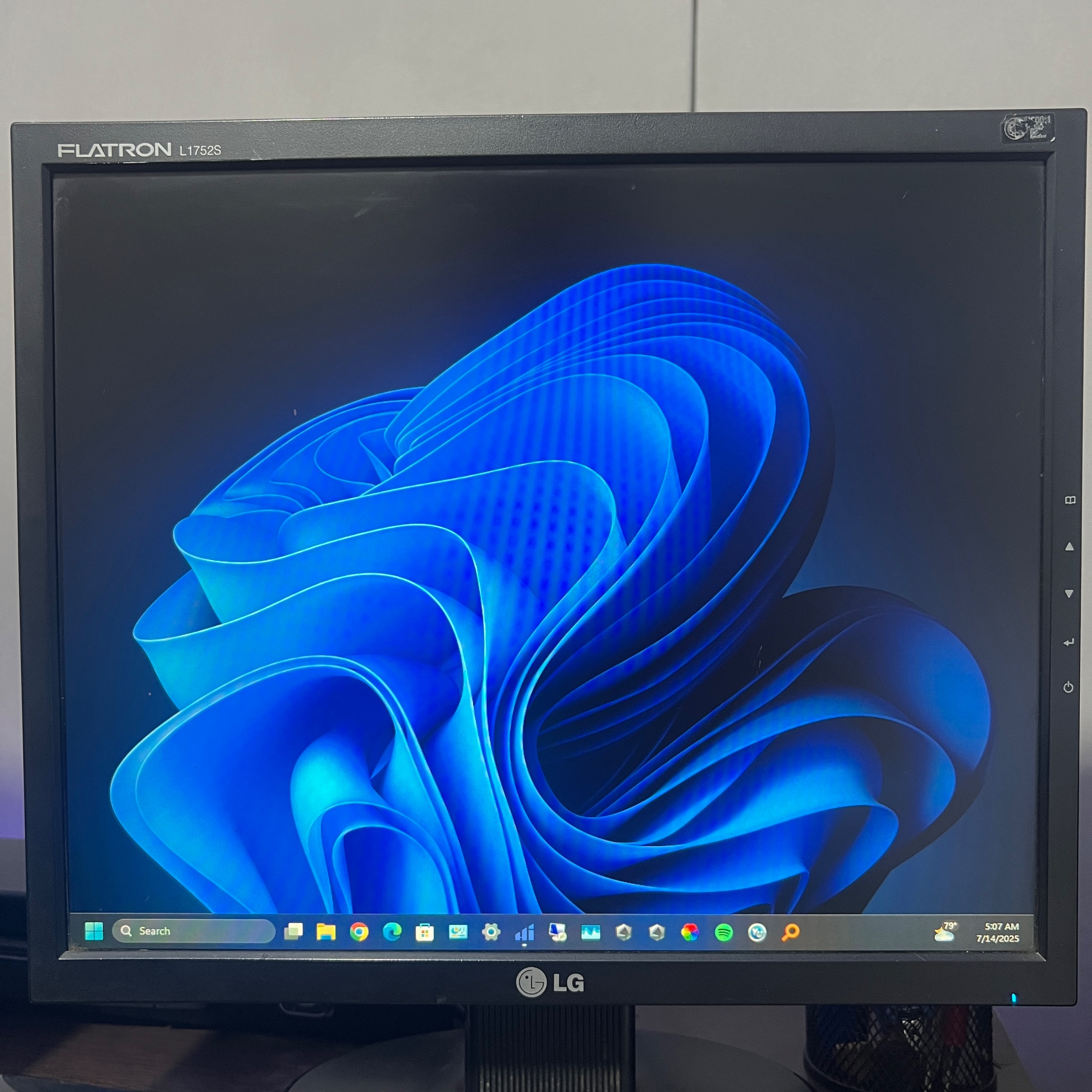 مانیتور 17 اینچ LG ال جی ال سی دی L1752S