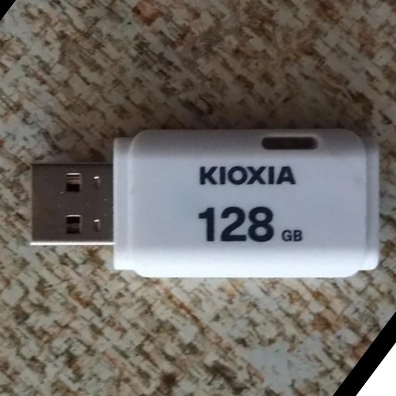 فلش مموری 128 گیگ ساخت ژاپن با گارانتی پلمپ