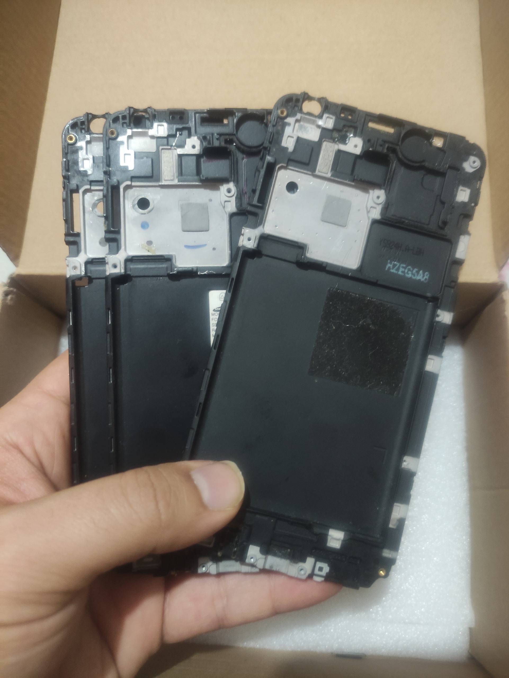 3 عدد شاسی داخلی j700