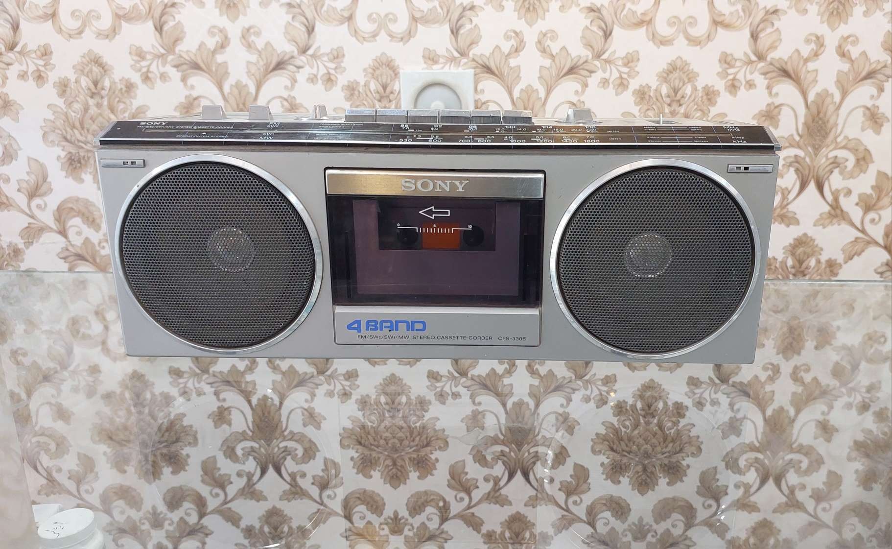 رادیو و ضبط قدیمی سونی 4موج (fm دار)