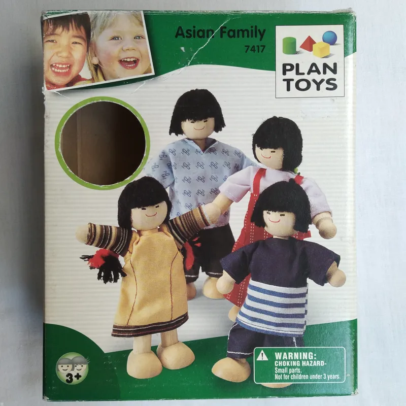 عروسک های چوبیModern Doll Familyاز برندPLAN TOYS