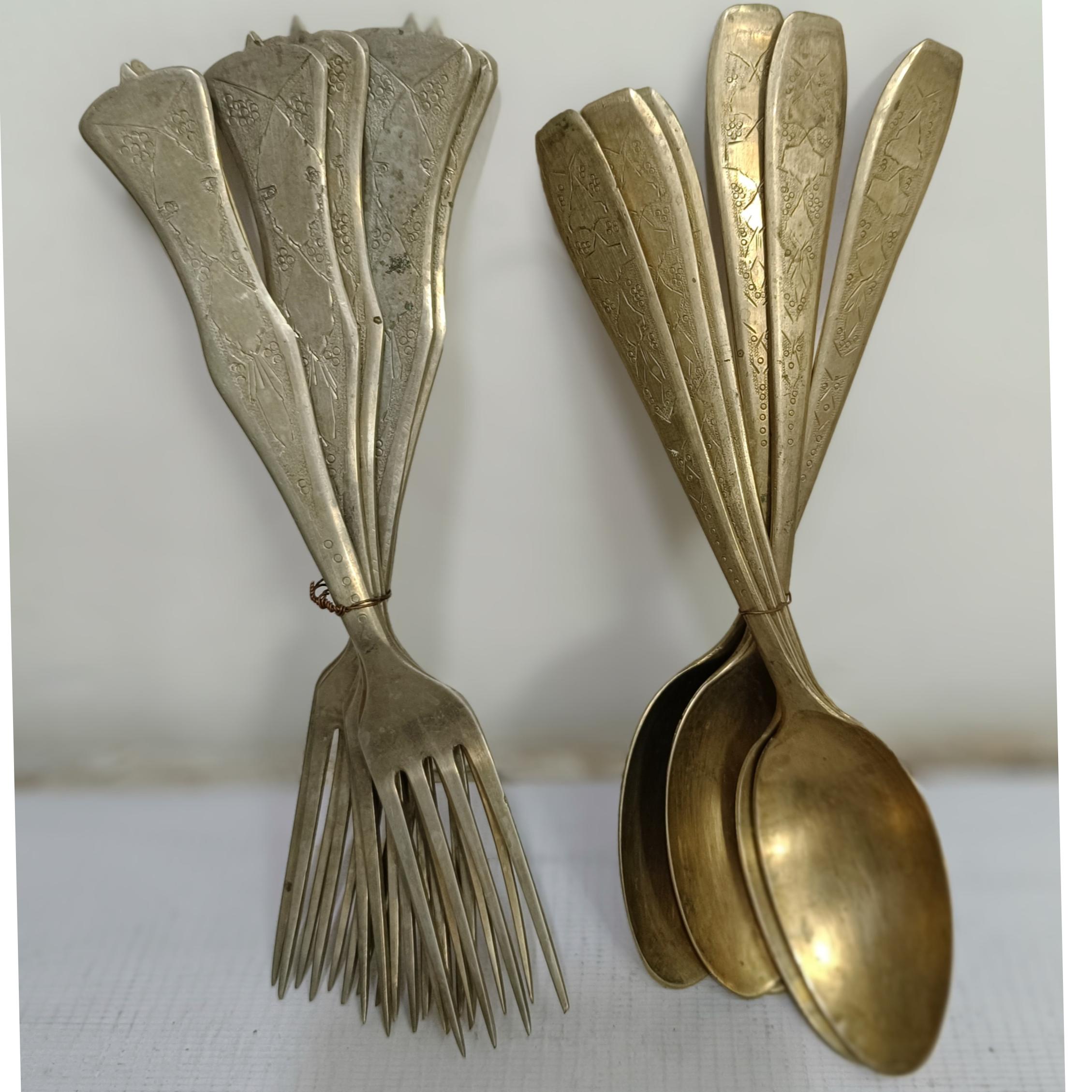 یک دست قاشق و چنگال