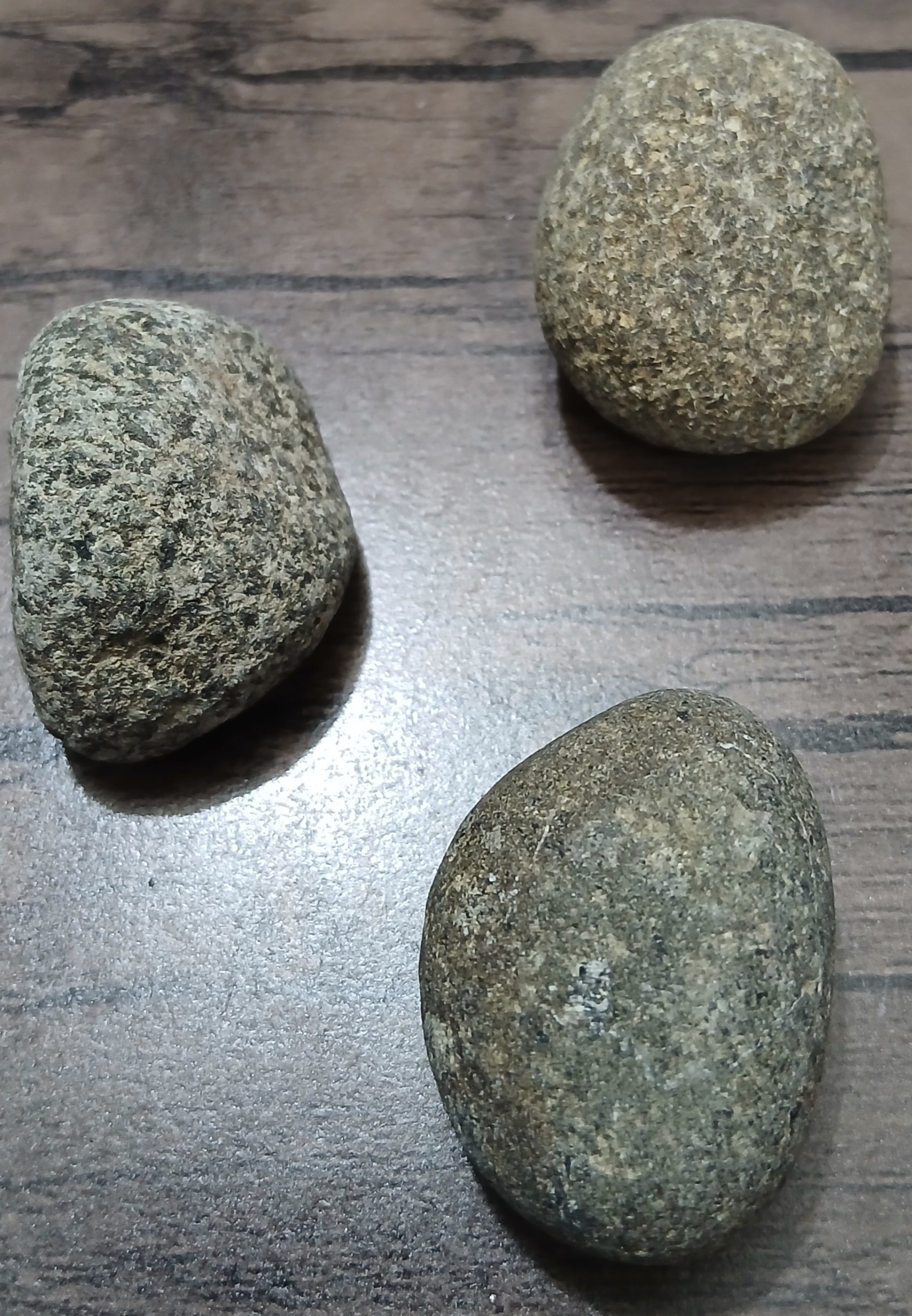 سه گوی سنگی تخم مرغی بسیار زیبا