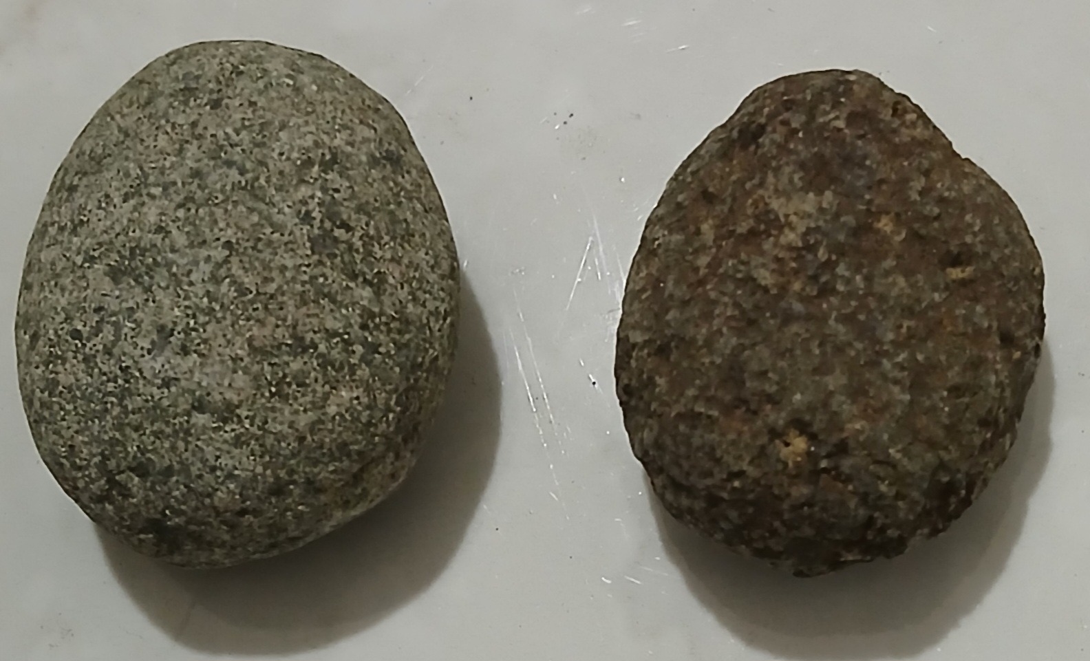 دو سنگ گوی سرپانتین در دورنگ