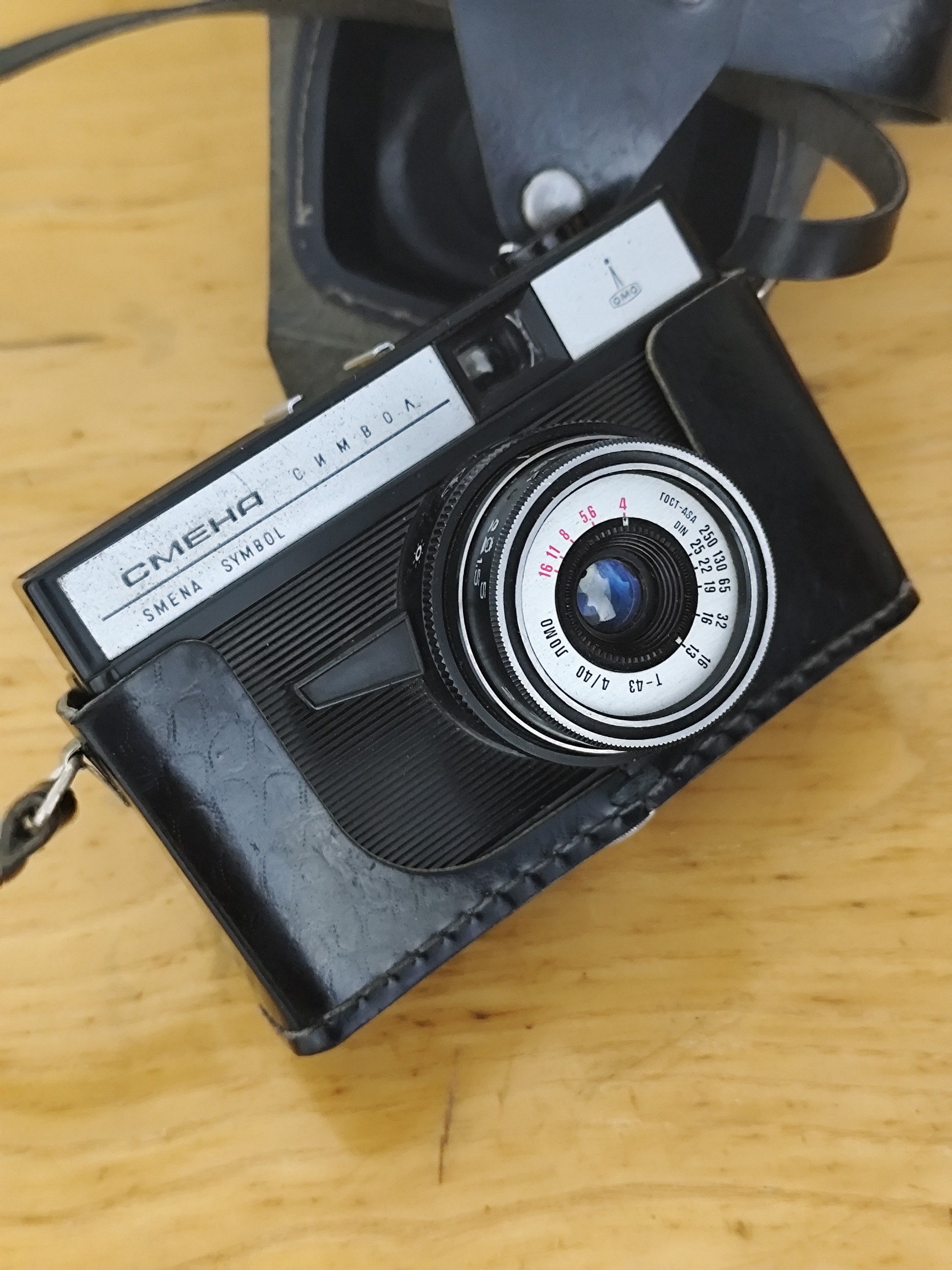 دوربین عکاسی روسی SMENA با کیف چرم اصلی