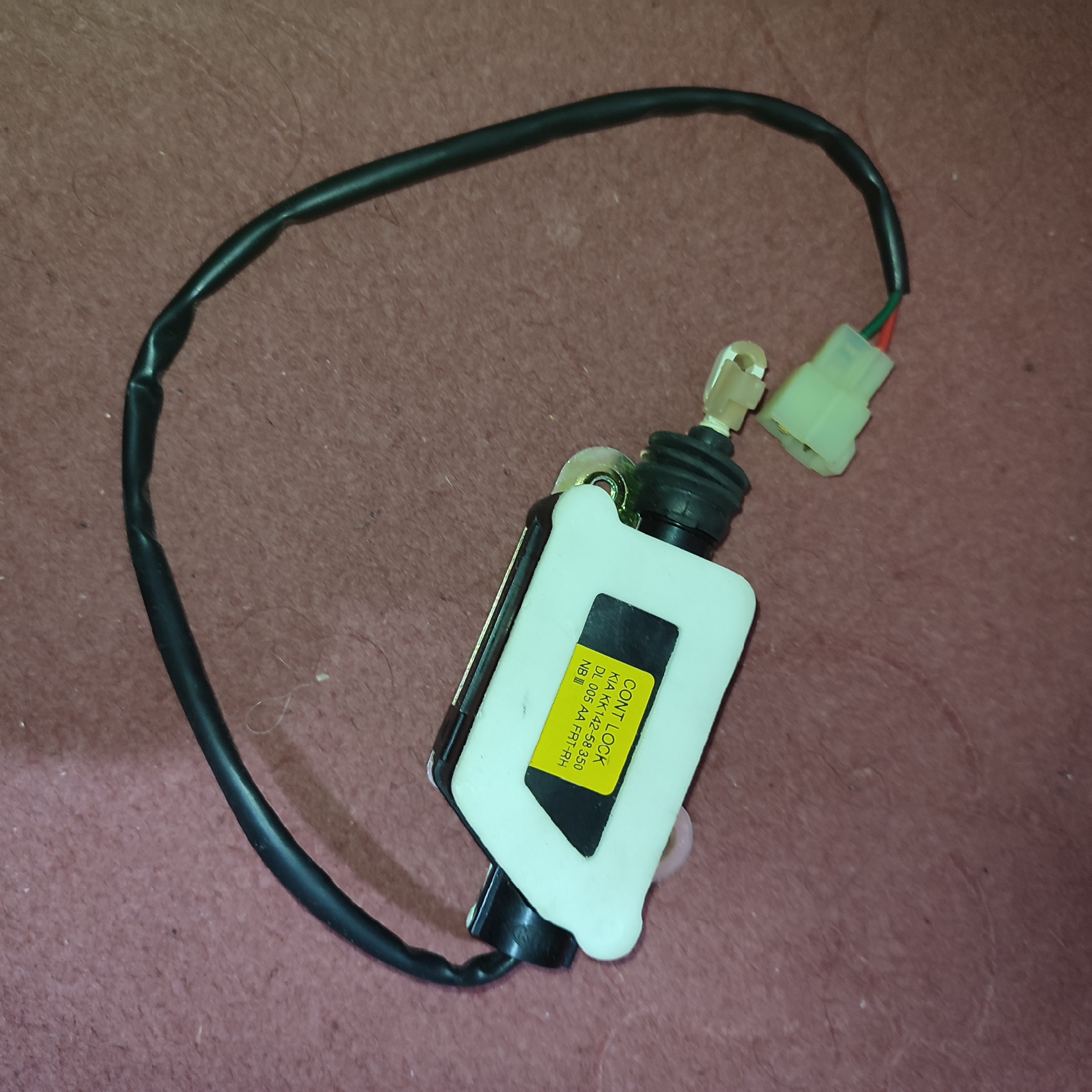 پمپ درب جلو راست پراید قدیم کره ای_توضیح دارد