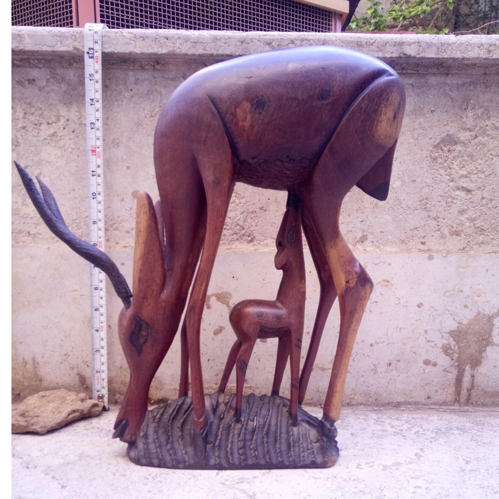 مجسمه آهو چوبی قدیمی