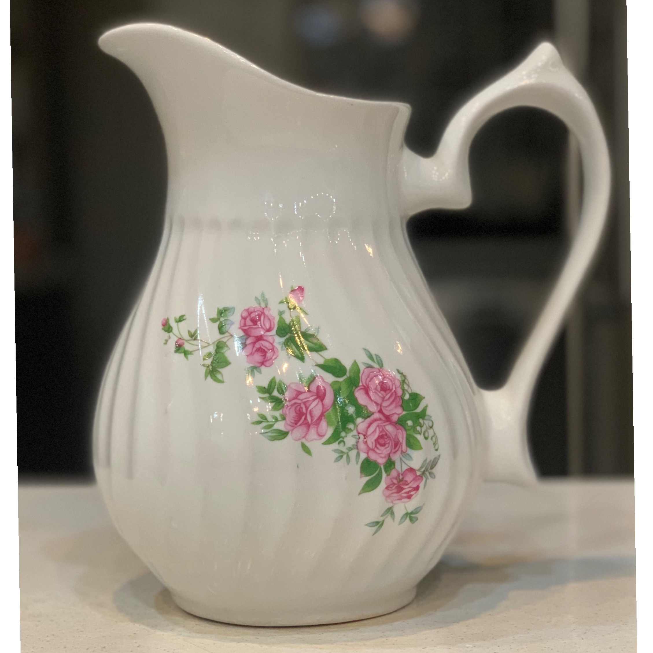 پارچ گلسرخی قدیمی