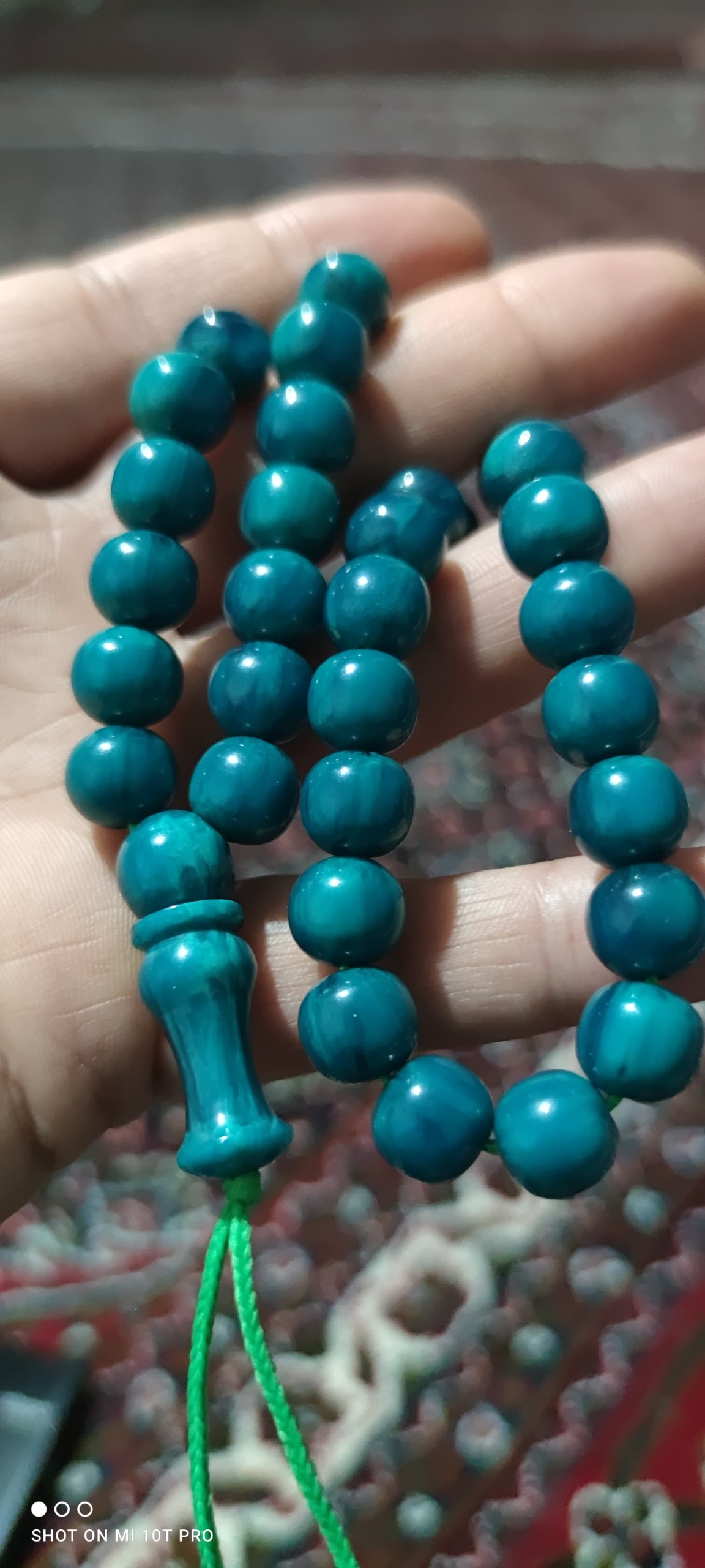 تسبیح سندلوس رگه دار