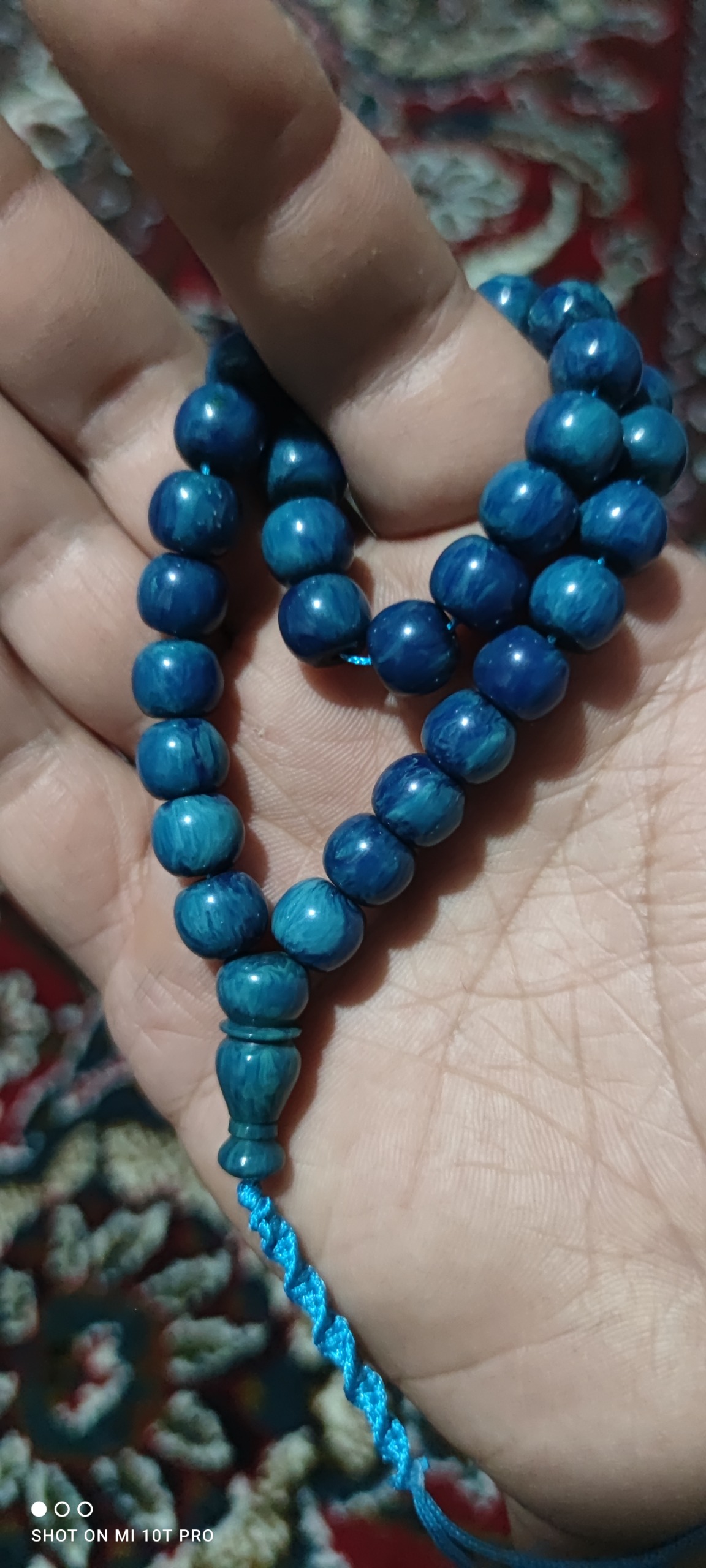 تسبیح سندلوس رگه دار