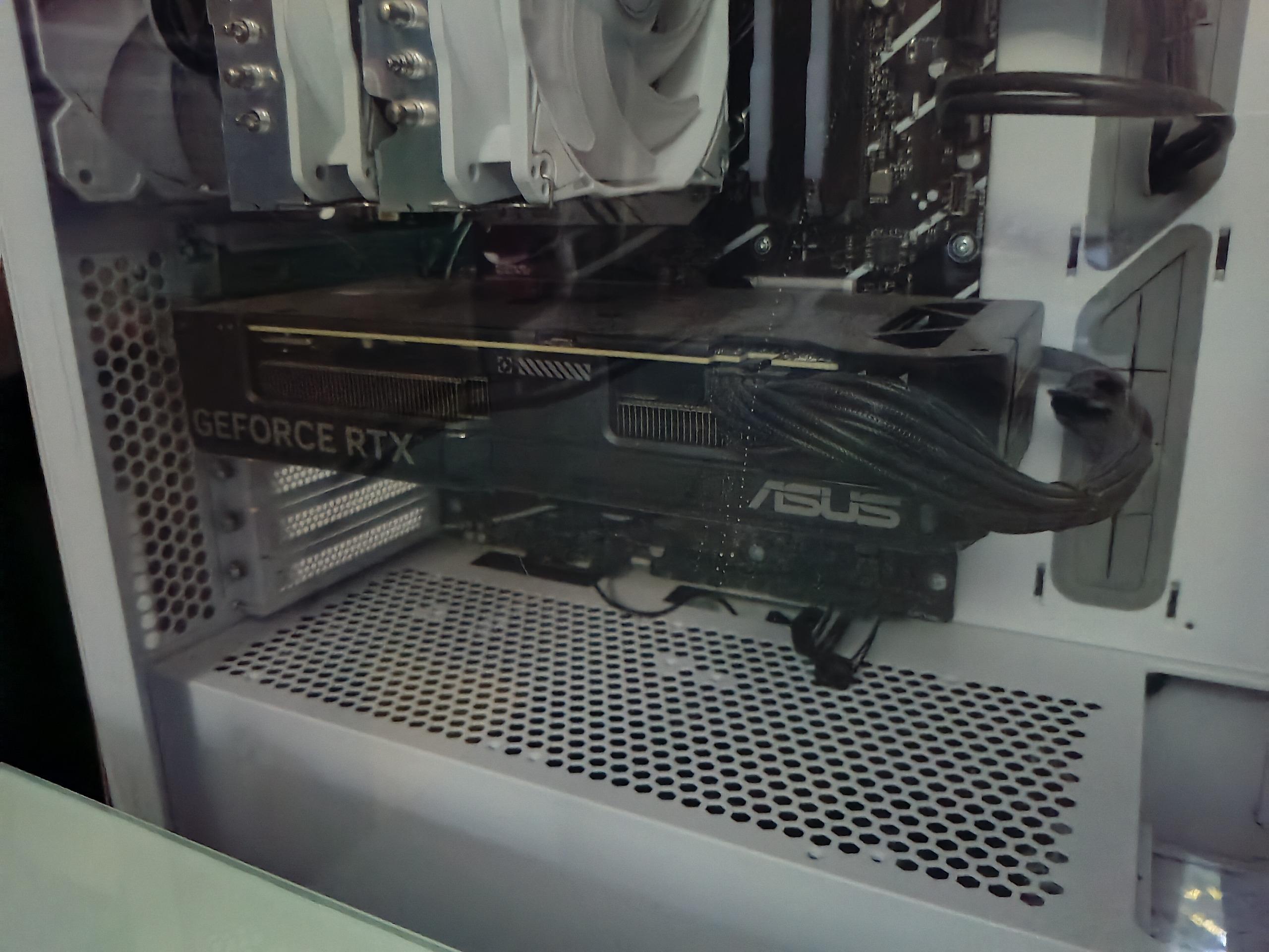 کارت گرافیک rtx 4070 super Asus 12gb در حد نو