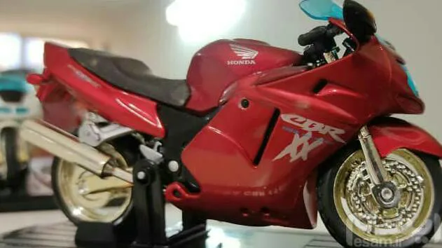 ماکت موتور هندا سی بی ار Honda race موتورسیکلت