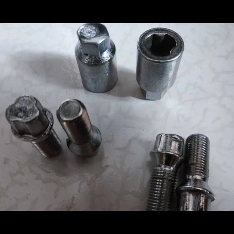 قفل رینگ و لاستیک لیفان 520