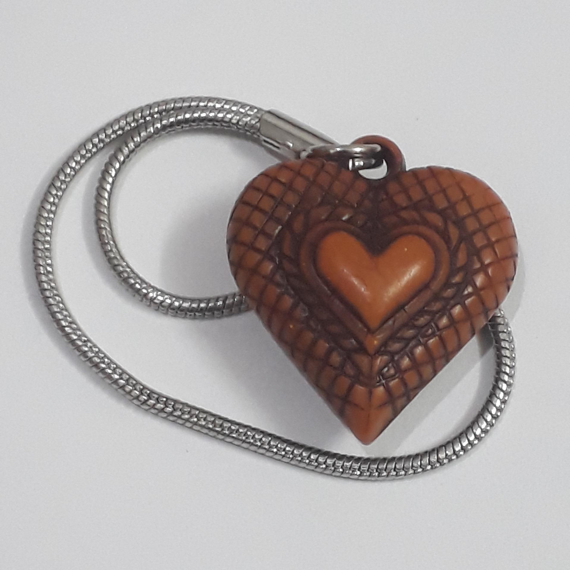 آویز تزئینی طرح قلب با بند زنجیری - مناسب خودرو