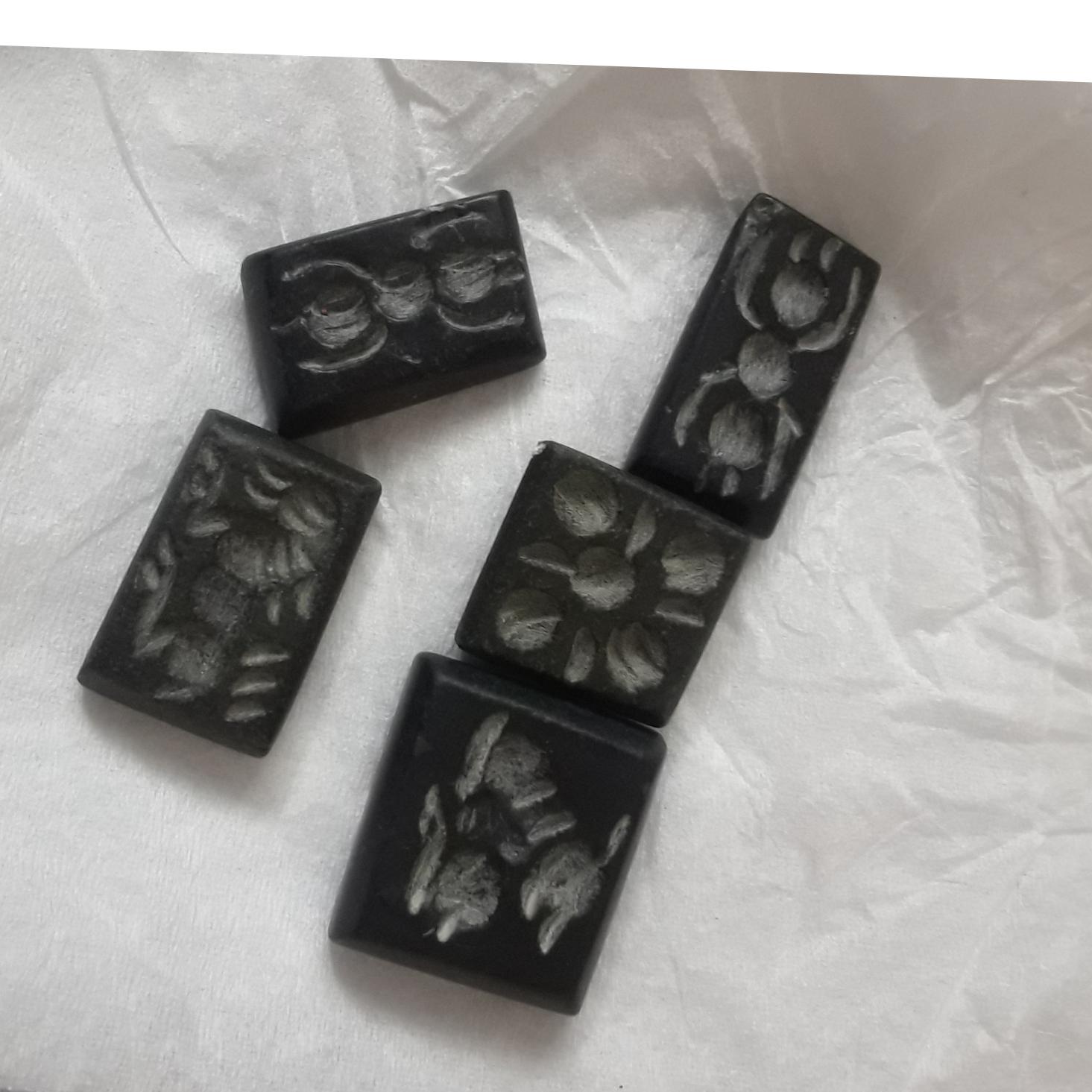 5عدد نگین نشان قدیمی یشم