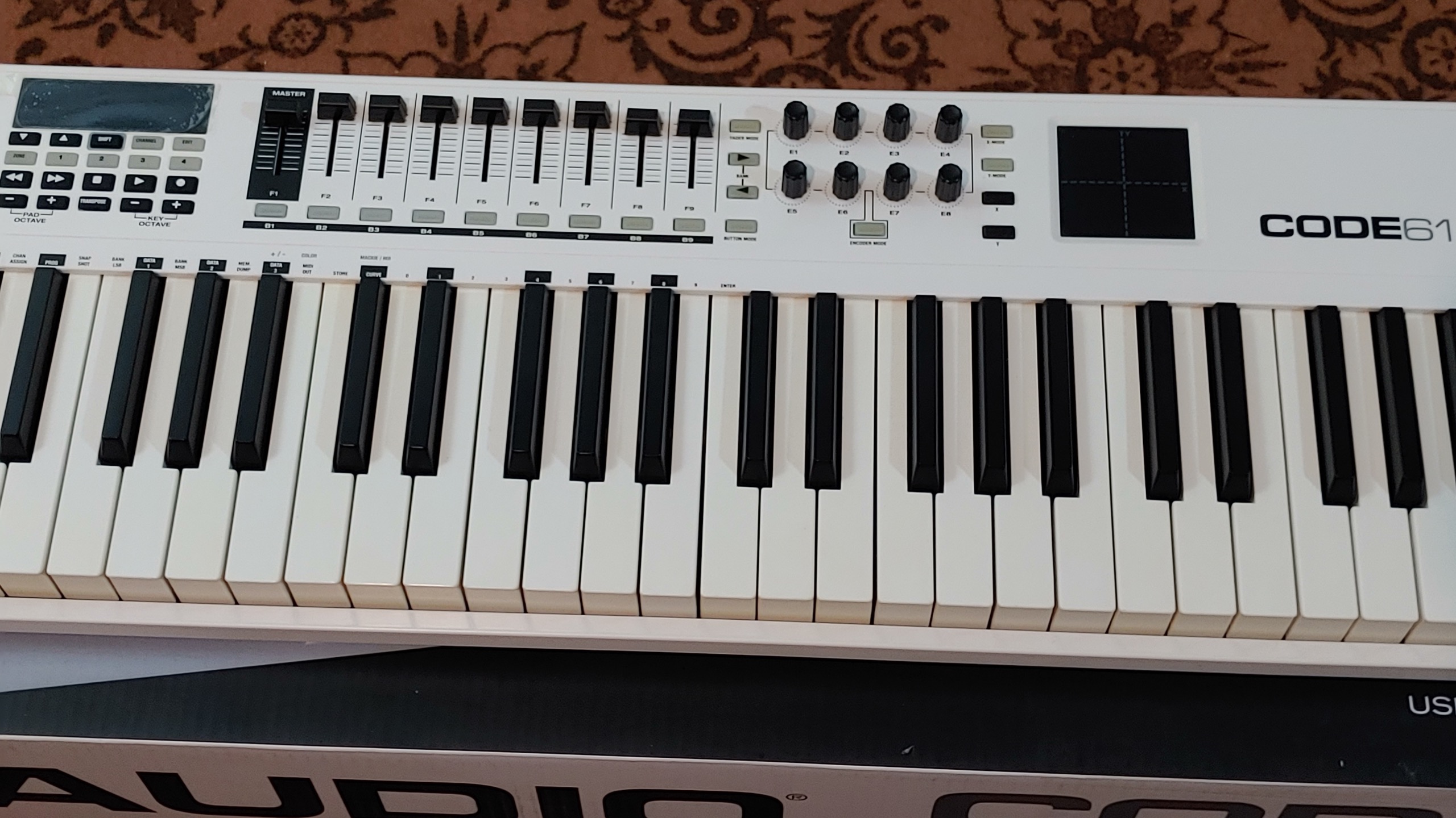 میدی کنترلر Maudio Code 61 با لایسنس استودیو وان 8