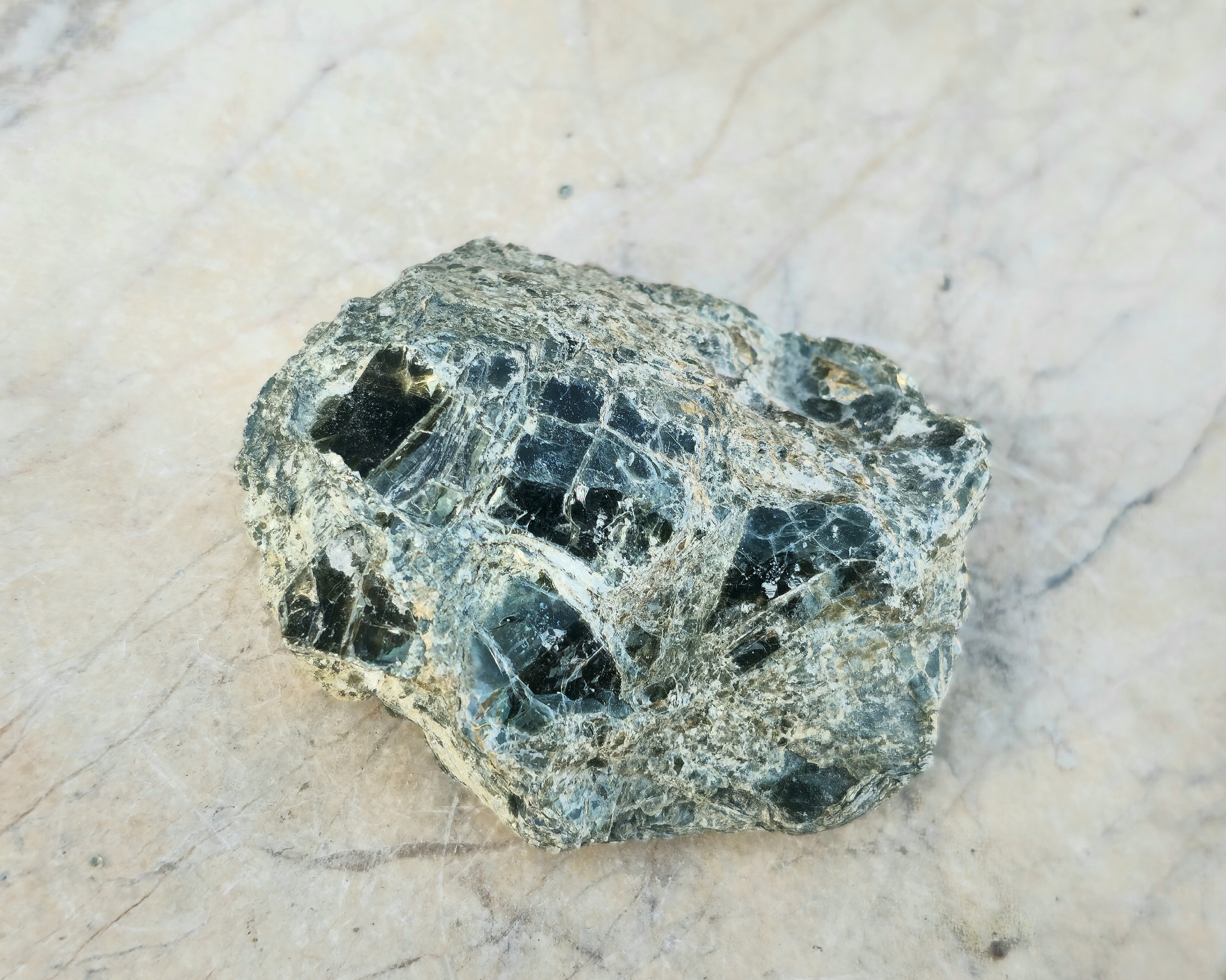 راف کلکسیونی فلز سرب معدنی