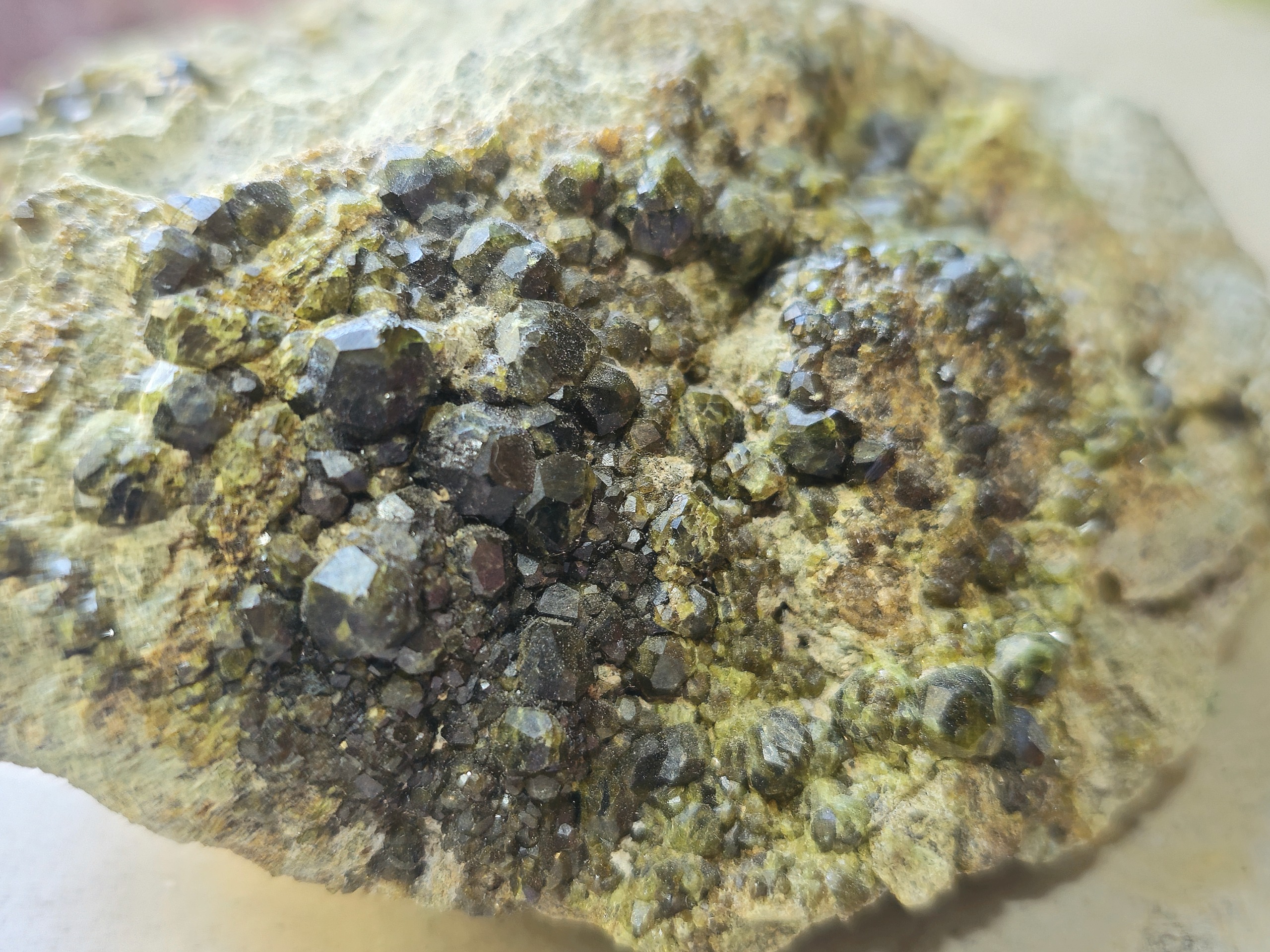 راف کلکسیونی سنگ گارنت