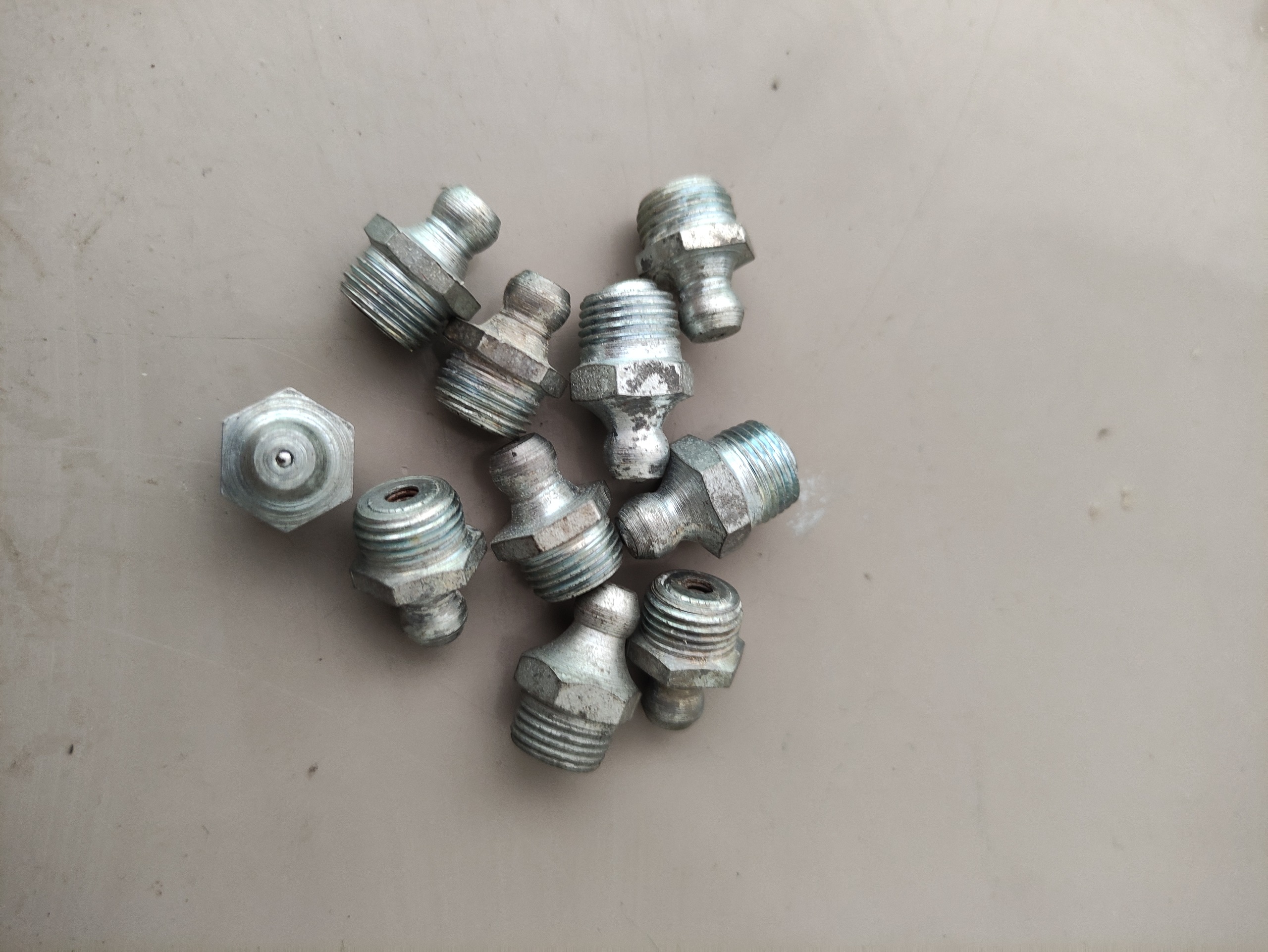 ده عدد گریس خور طبق توضیح و عکس