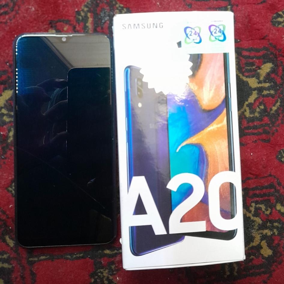 گوشی سامسونگ A20