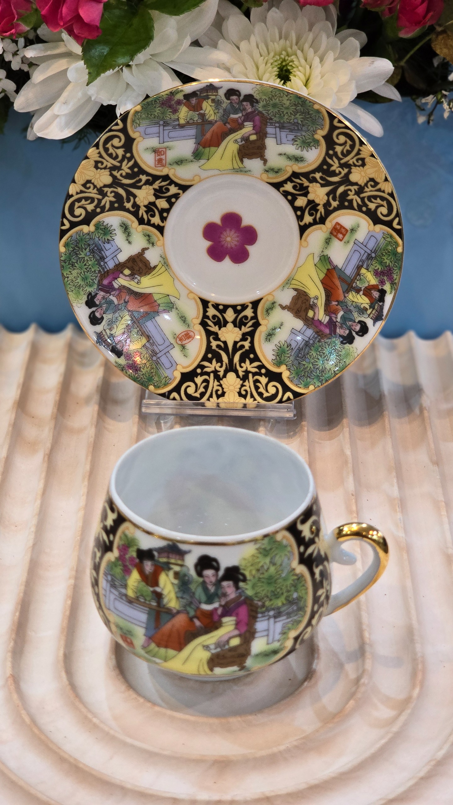 فنجان و نعلبکی آنتیک گیشا